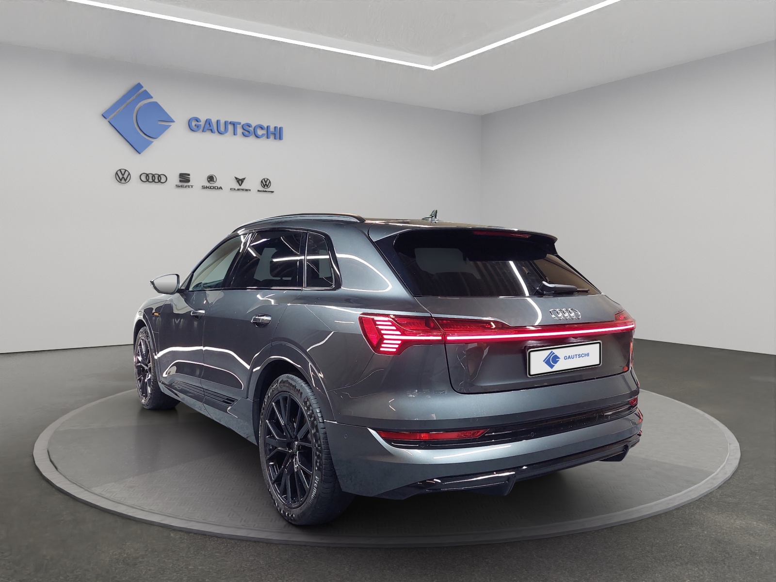 AUDI e-tron 55 S Line Black Edition quattro-image-2