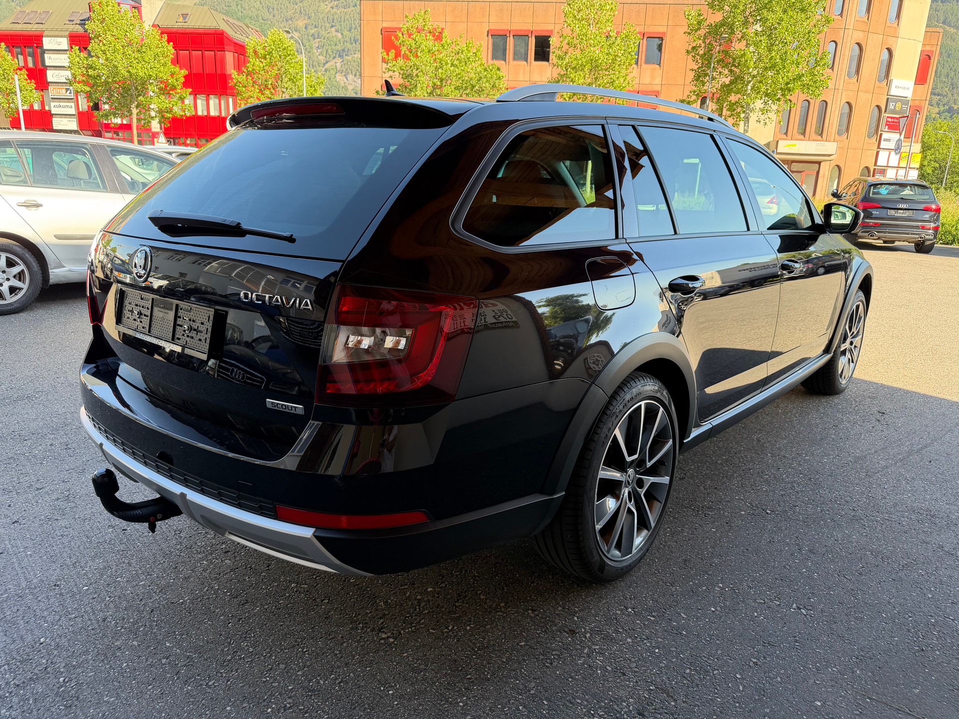 SKODA Octavia Combi 2.0 TSI Scout 4x4 DSG-image-6