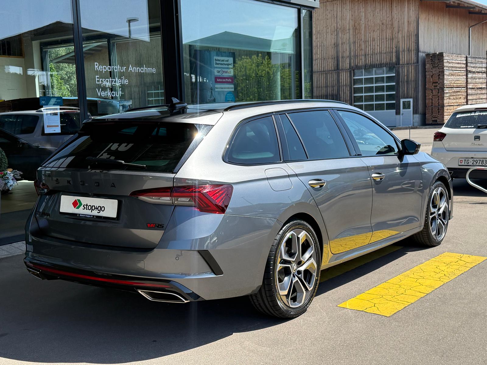 SKODA Octavia Combi 2.0 TDI DSG RS 4x4-image-4