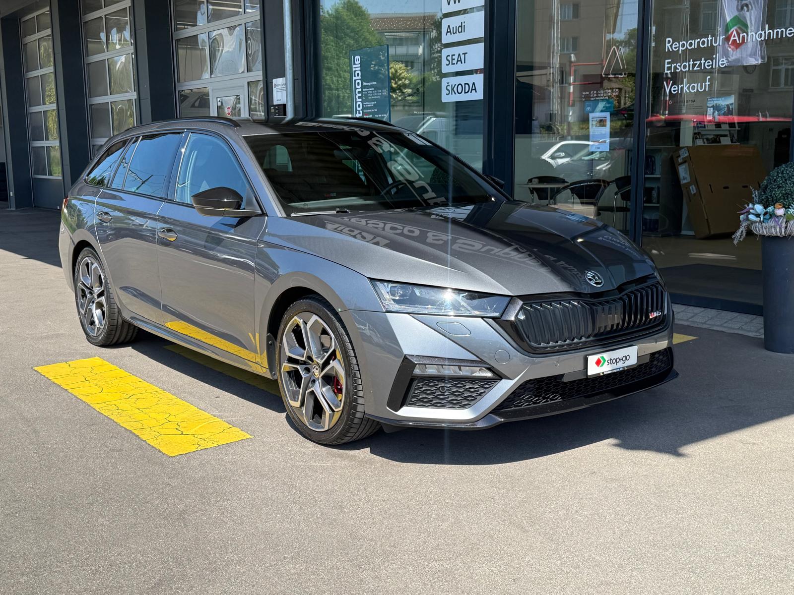 SKODA Octavia Combi 2.0 TDI DSG RS 4x4-image-2