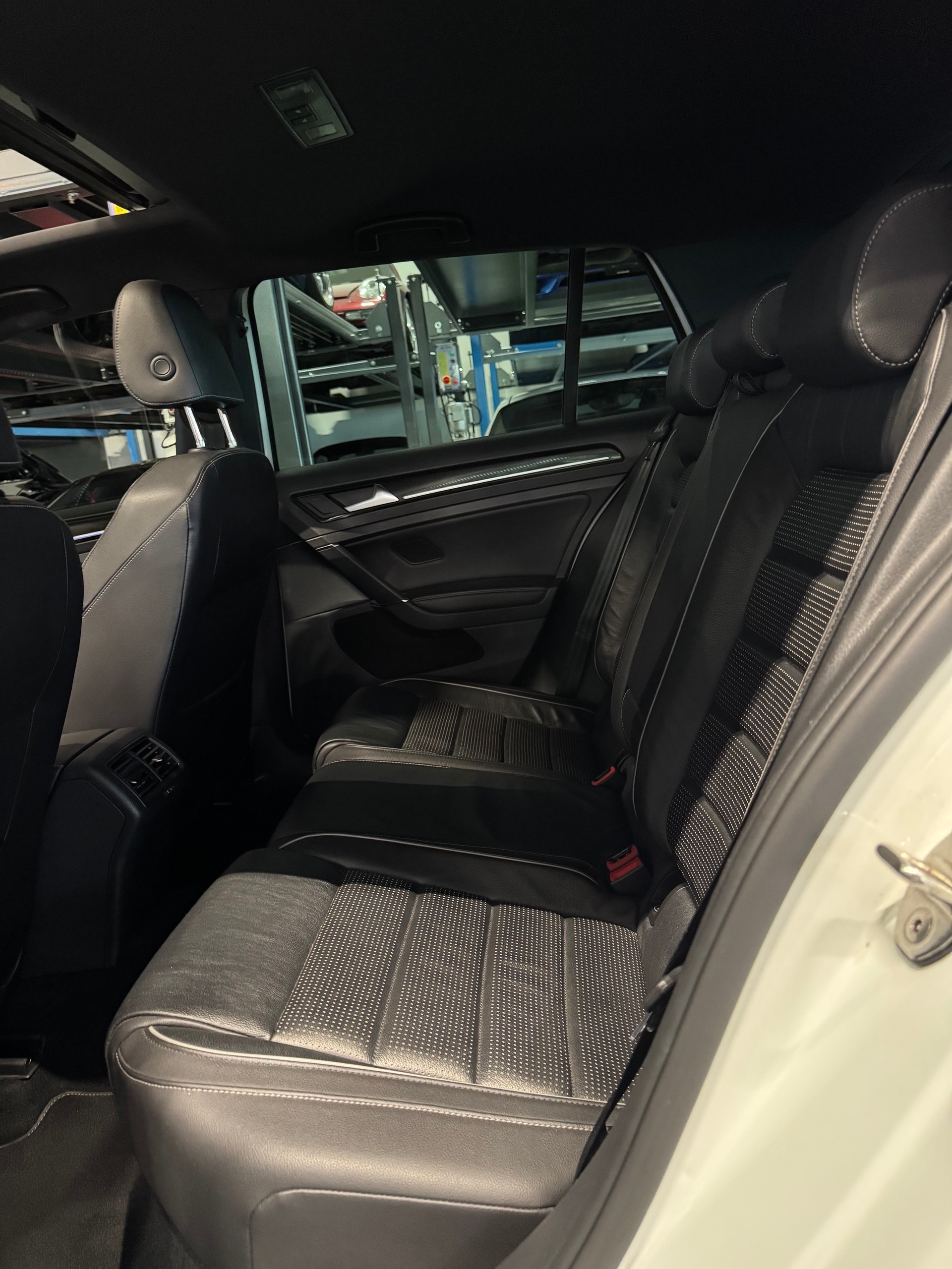 VW Golf 2.0 TSI R 4Motion DSG *ABT 370*-image-11