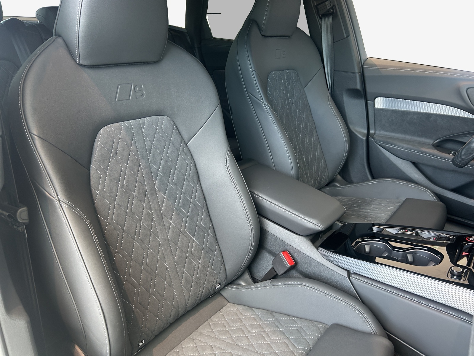 AUDI A5 Avant e-hybrid quattro 270 kW S tronic-image-14