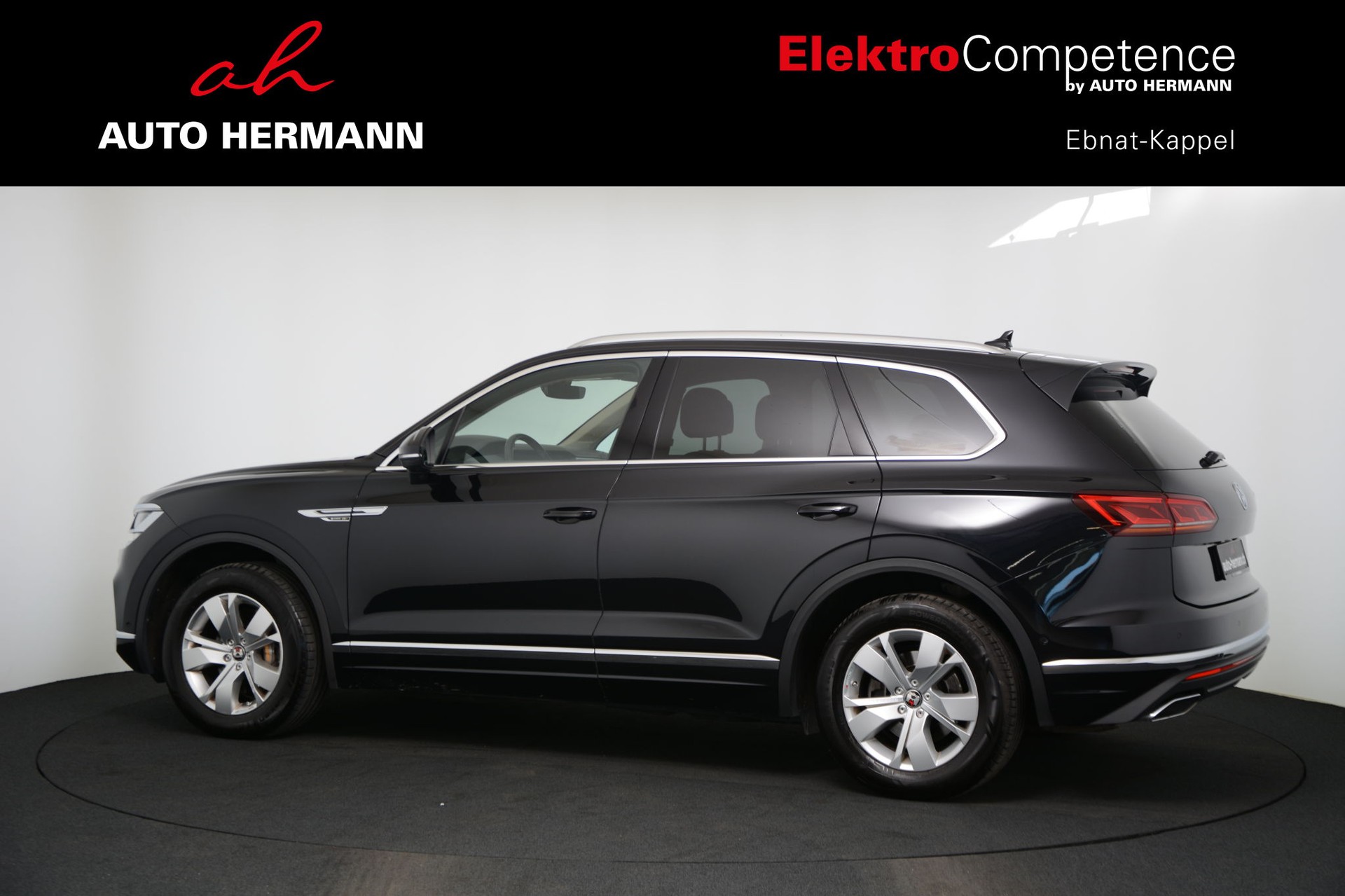 VW Touareg 3.0 TDI Atmosphere Tiptronic-image-3