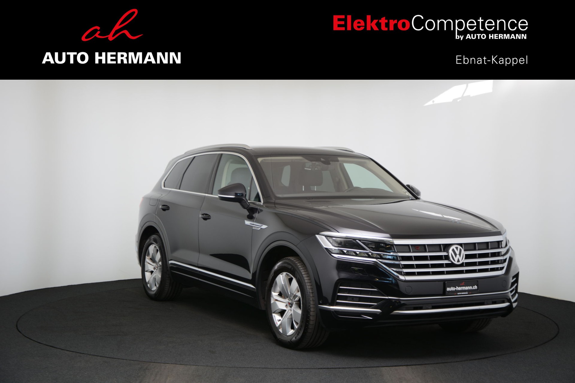 VW Touareg 3.0 TDI Atmosphere Tiptronic-image-0