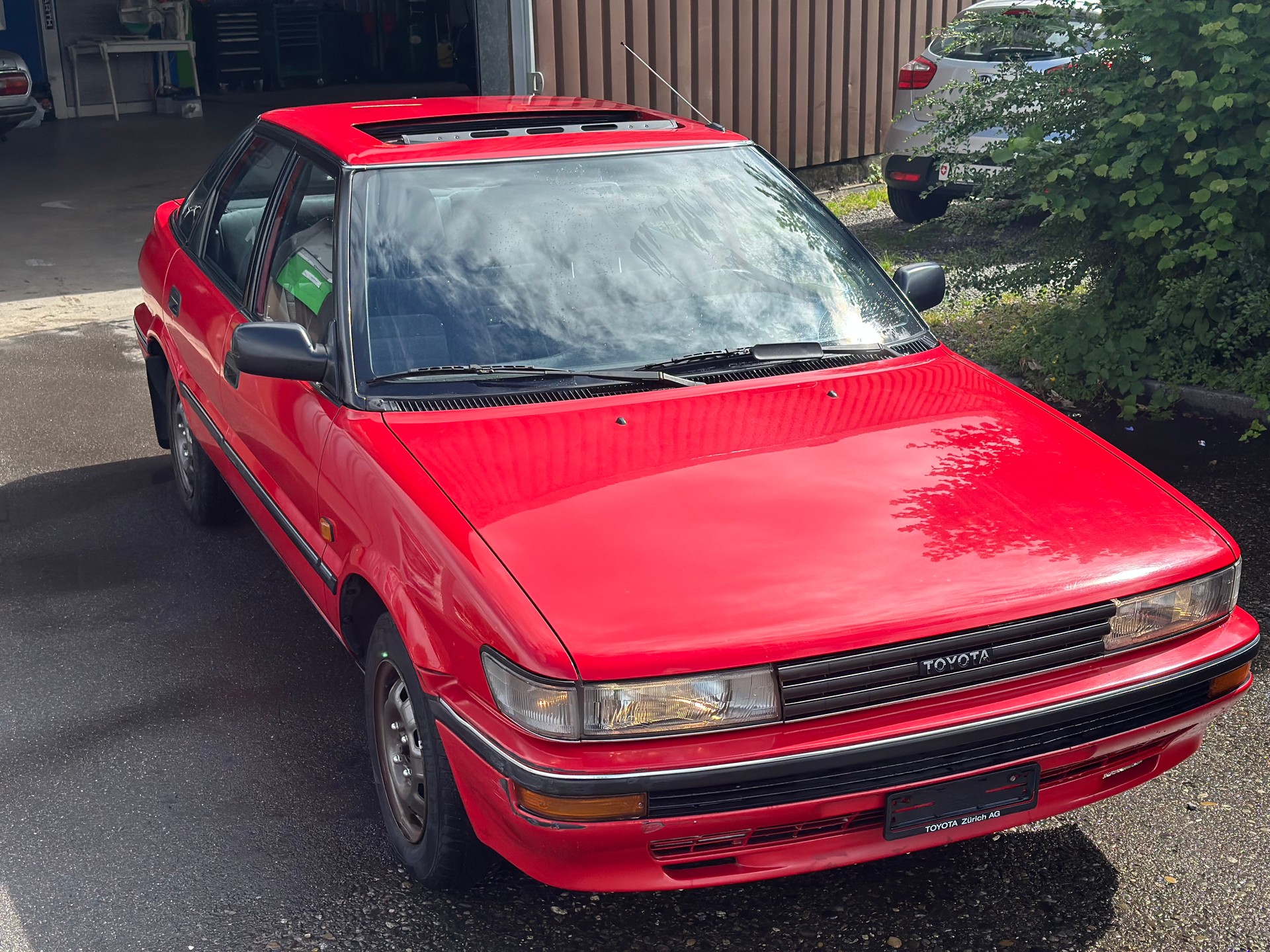 TOYOTA Corolla 1.6 GLi Liftback-image-1