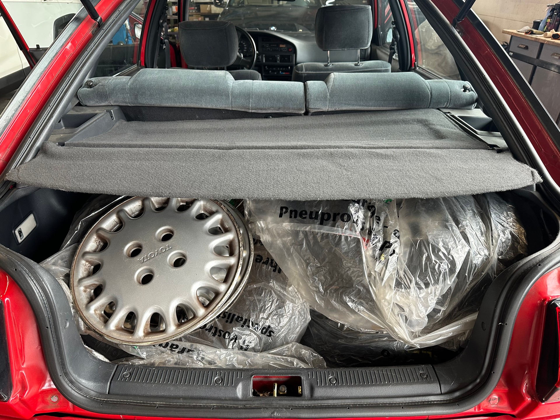TOYOTA Corolla 1.6 GLi Liftback-image-15