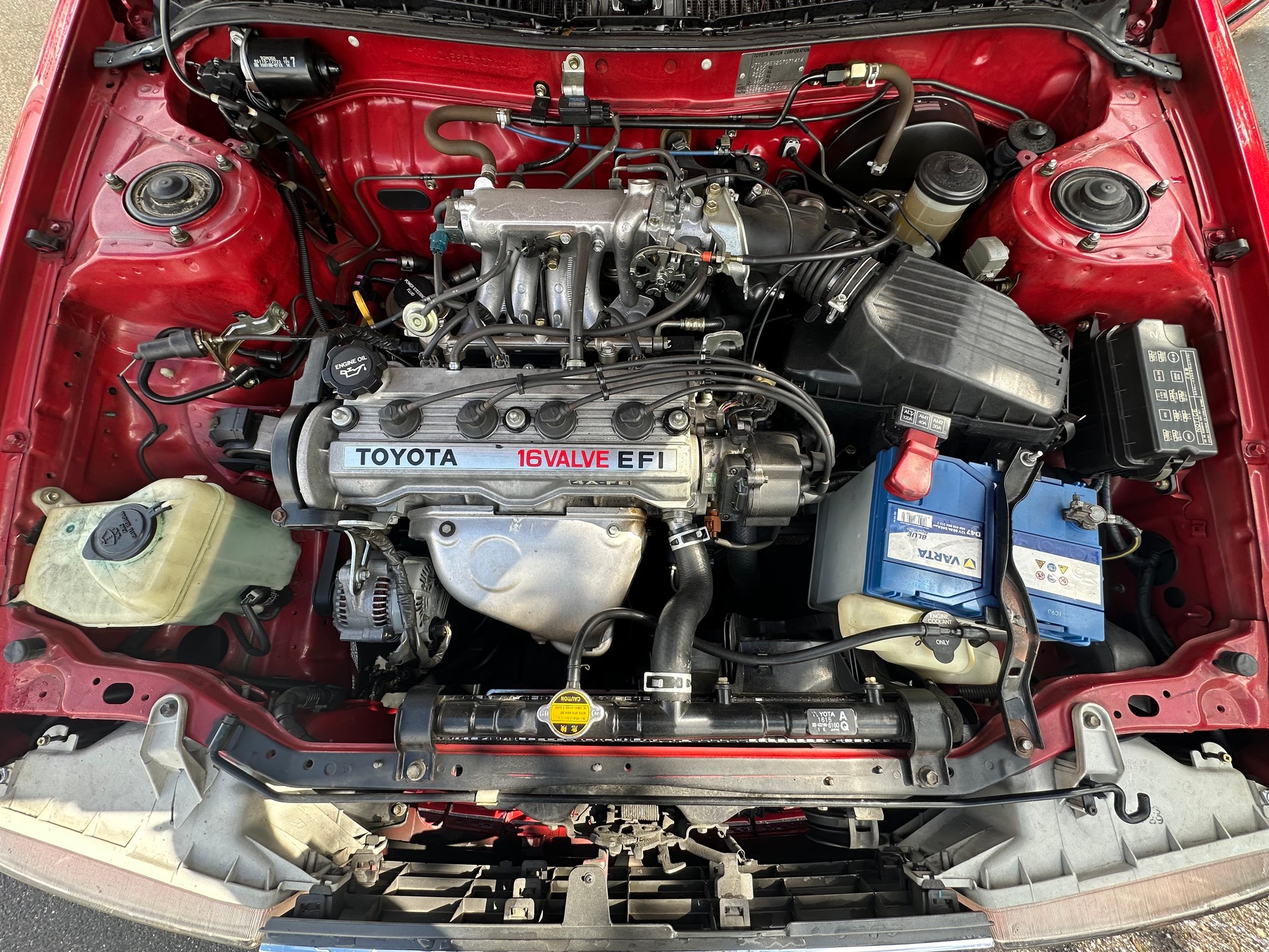 TOYOTA Corolla 1.6 GLi Liftback-image-2