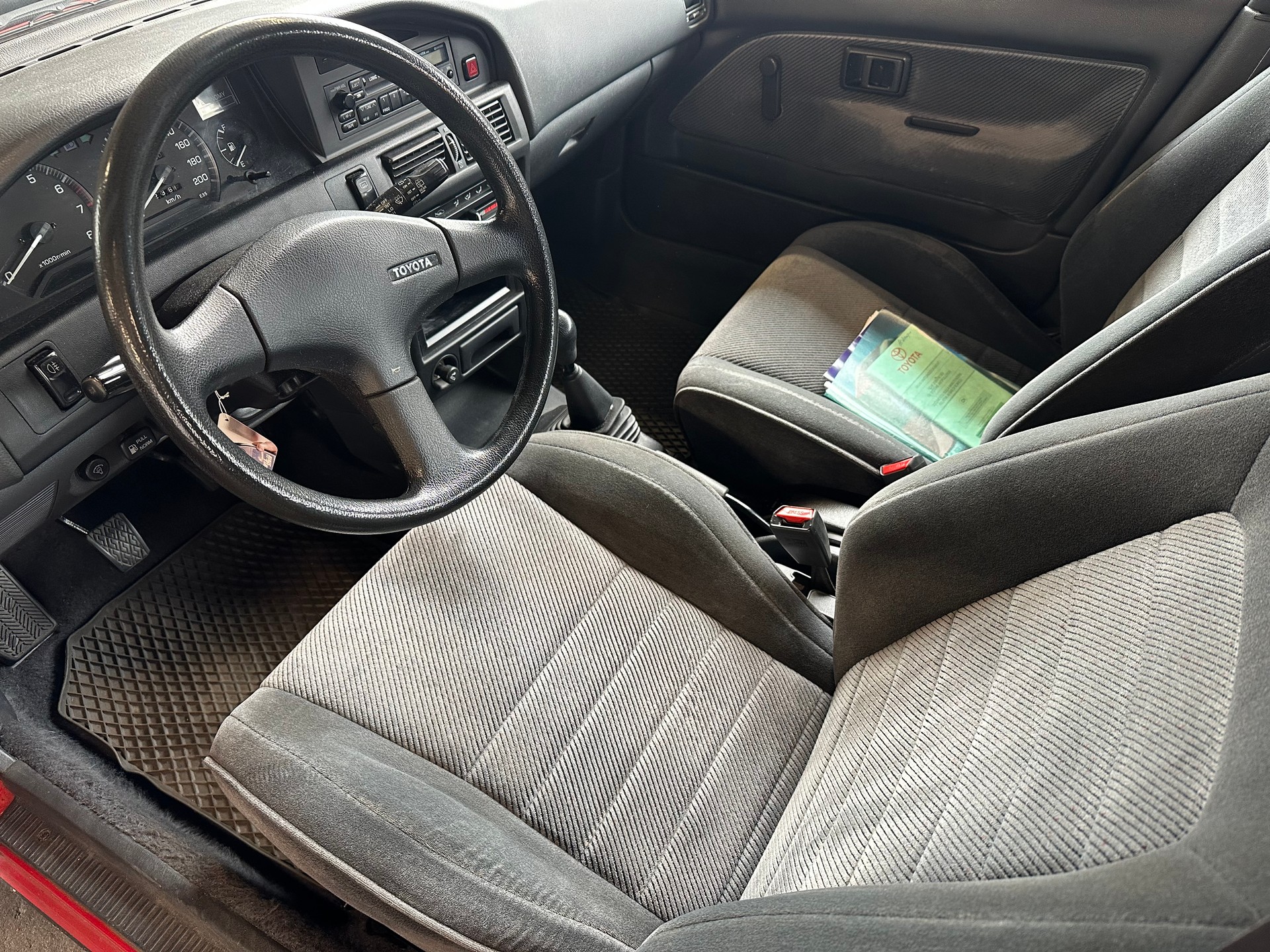 TOYOTA Corolla 1.6 GLi Liftback-image-10