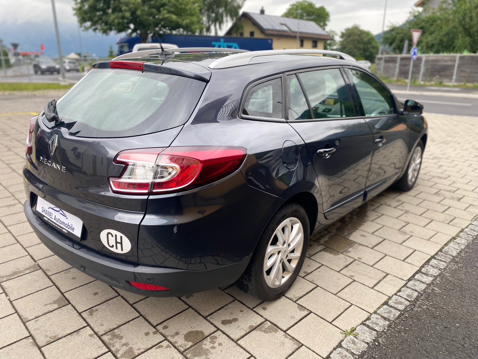 RENAULT Mégane Grandtour 1.5 dCi Dynamique EDC-image-3