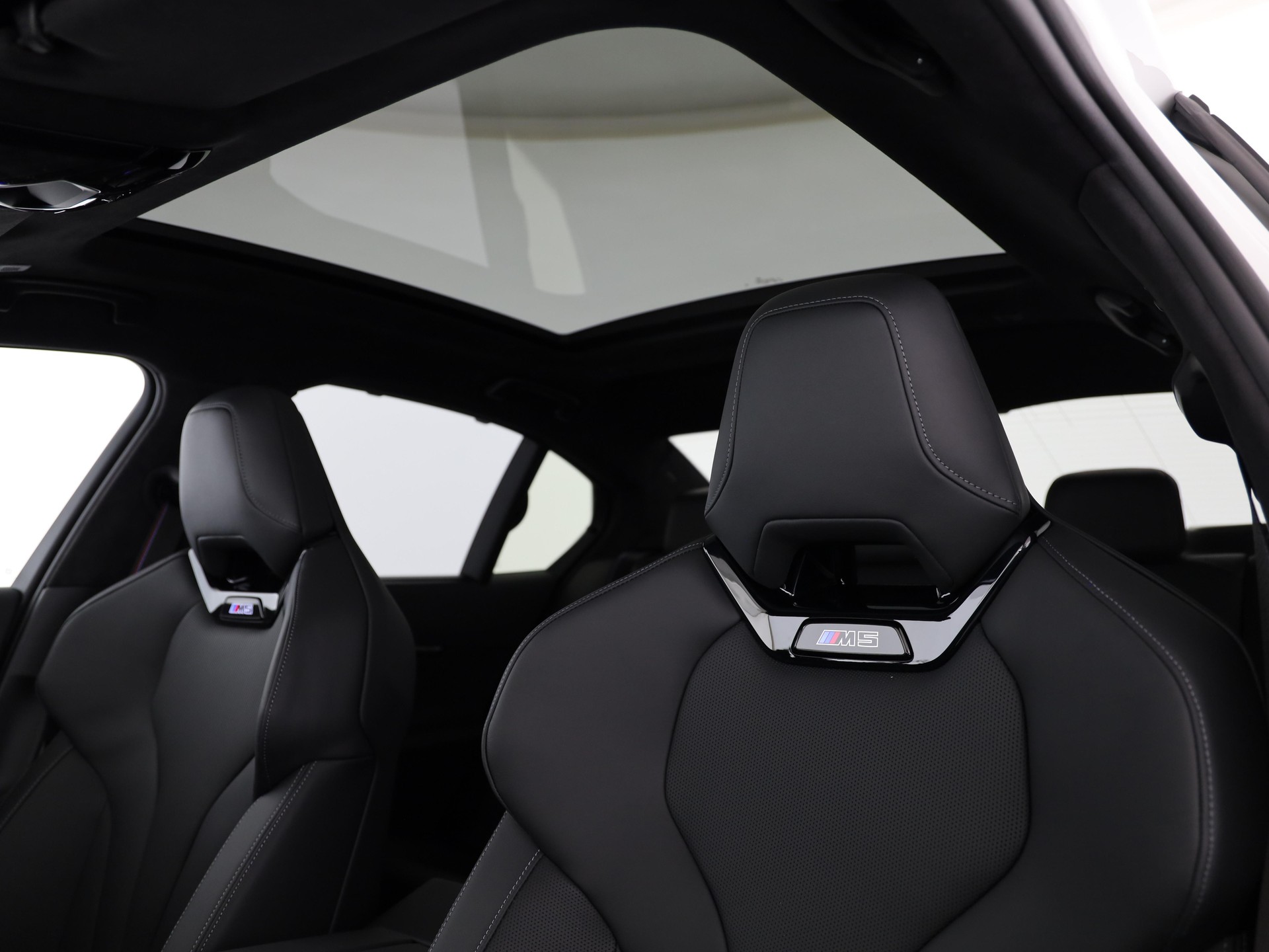 BMW M5 xDrive-image-7