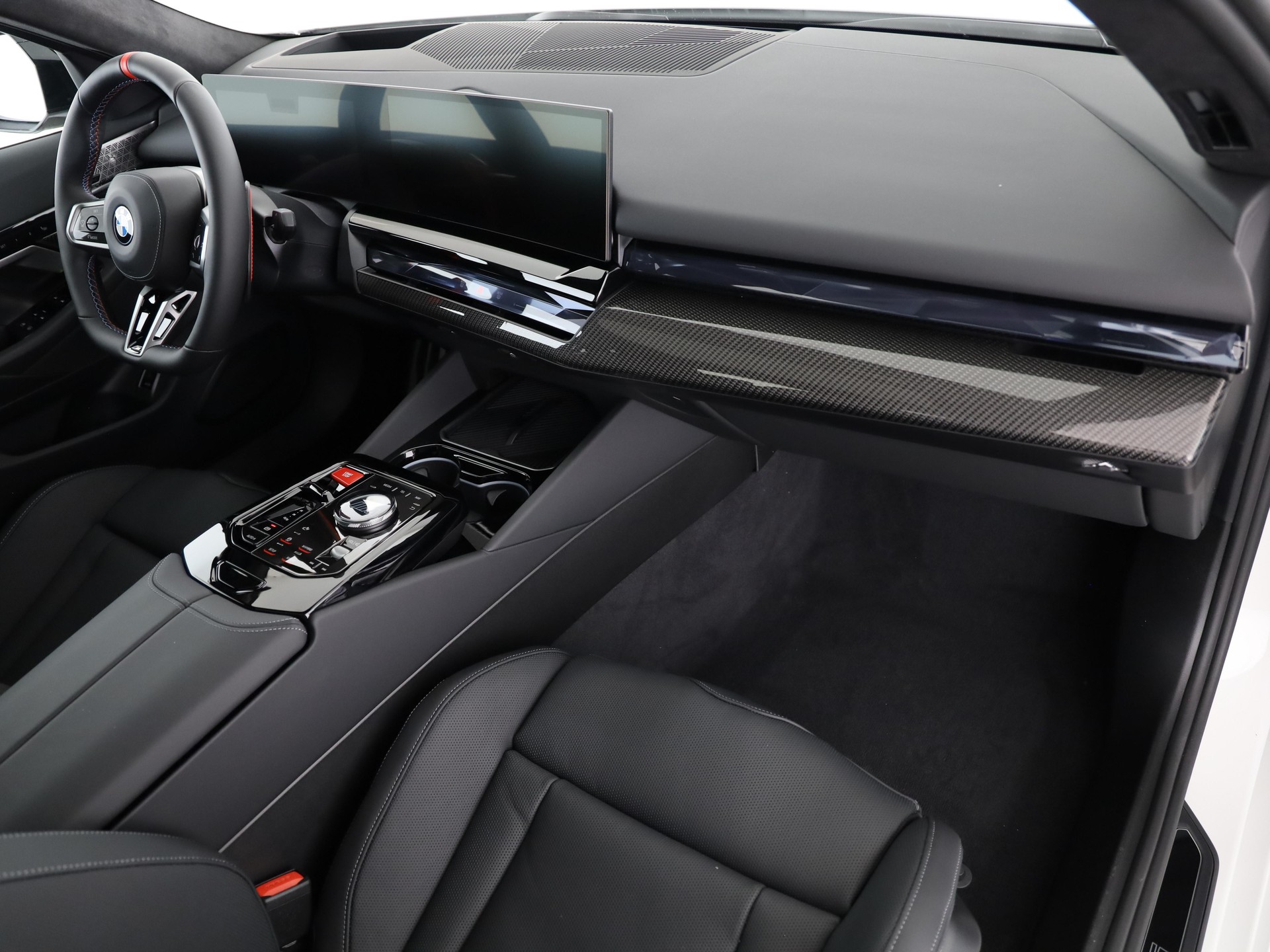 BMW M5 xDrive-image-13