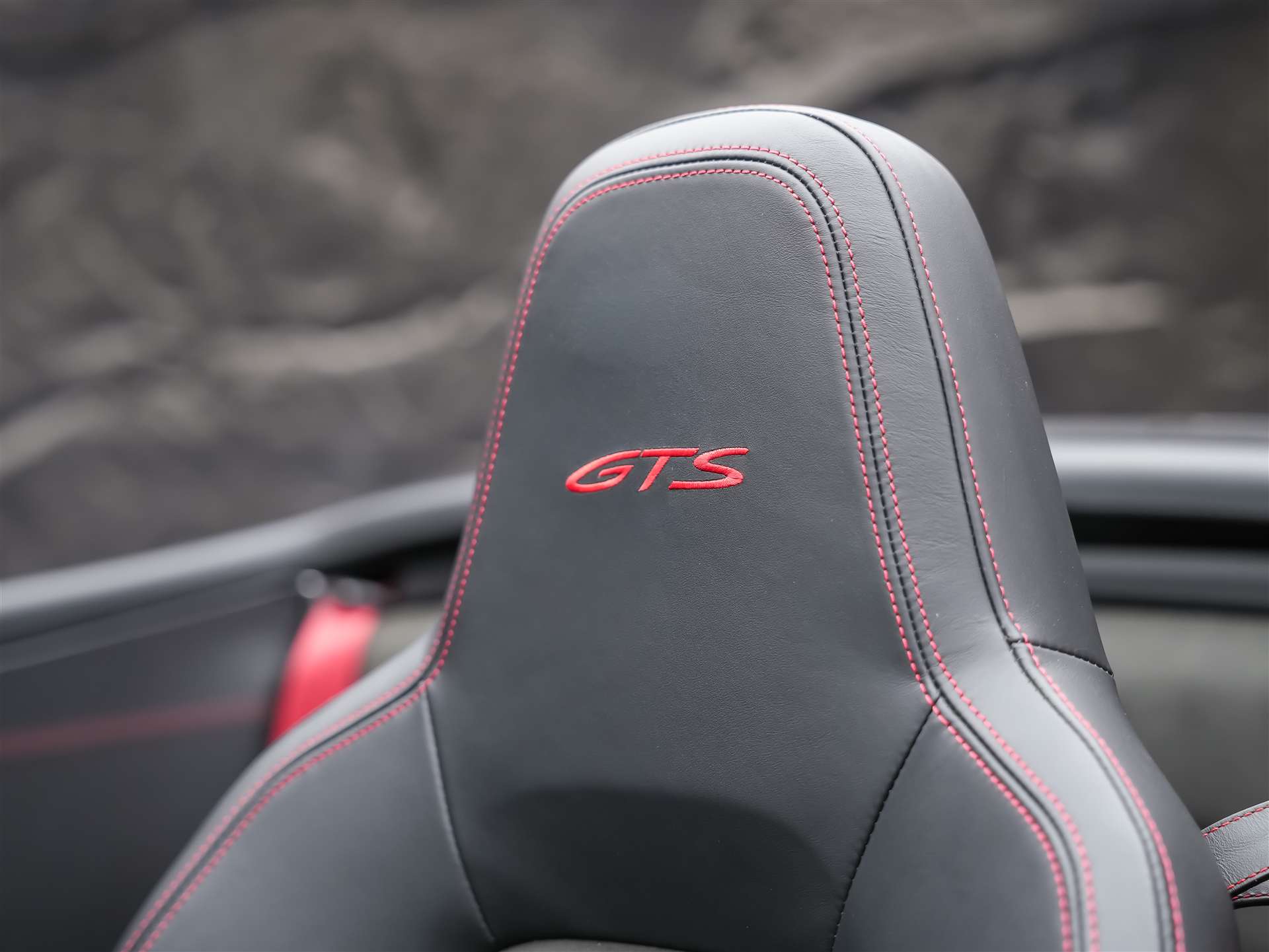 PORSCHE 911 Carrera GTS Cabriolet PDK-image-18