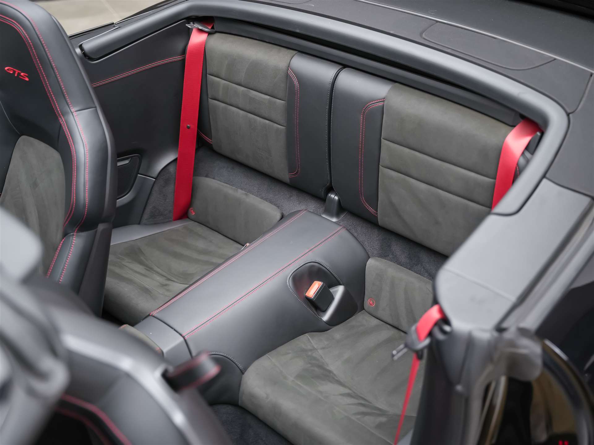 PORSCHE 911 Carrera GTS Cabriolet PDK *Vierradlenkung*Abstandsregler*360° Kamera*-image-19