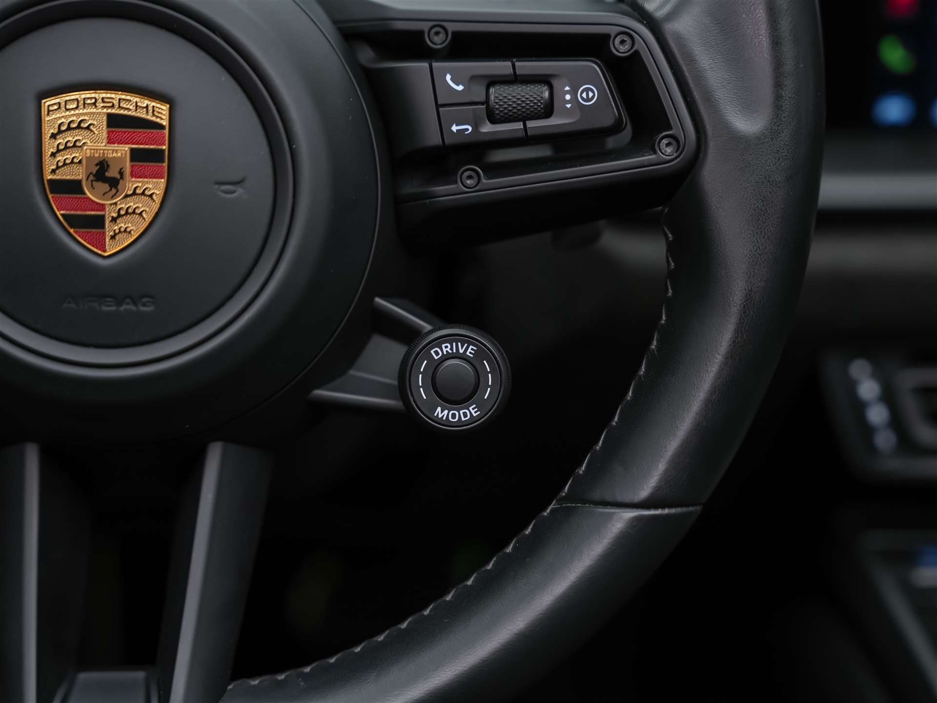 PORSCHE 911 Carrera GTS Cabriolet PDK-image-41
