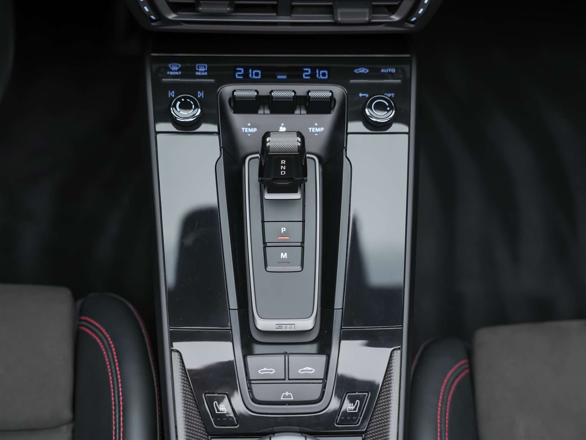 PORSCHE 911 Carrera GTS Cabriolet PDK-image-29