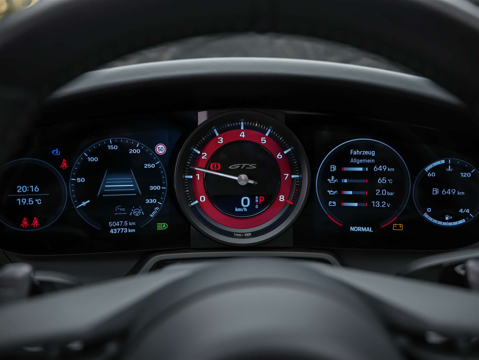 PORSCHE 911 Carrera GTS Cabriolet PDK *Vierradlenkung*Abstandsregler*360° Kamera*-image-42