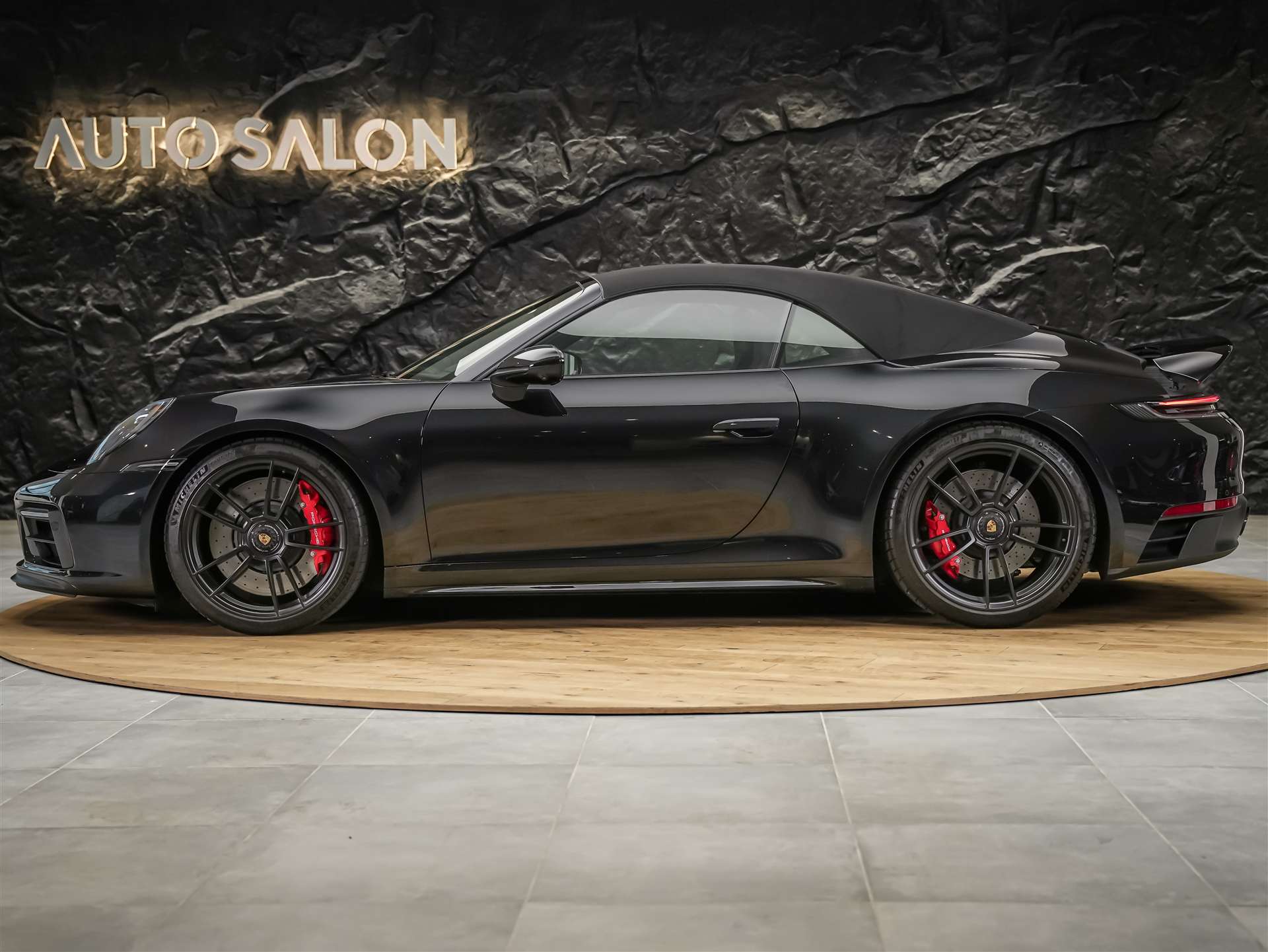 PORSCHE 911 Carrera GTS Cabriolet PDK *Vierradlenkung*Abstandsregler*360° Kamera*-image-4