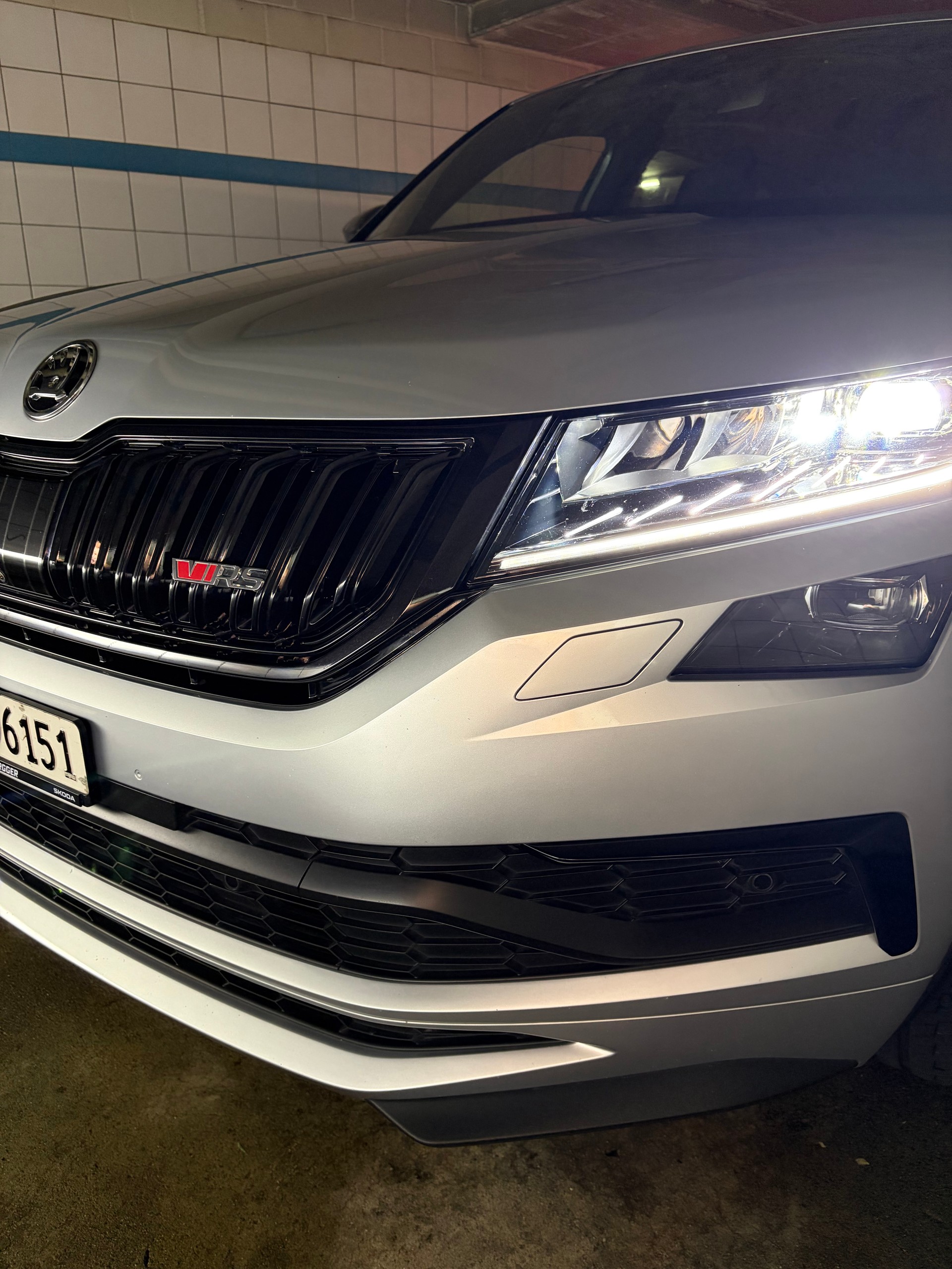 SKODA 2.0 Bi-TDI 240 RS DSG-image-9