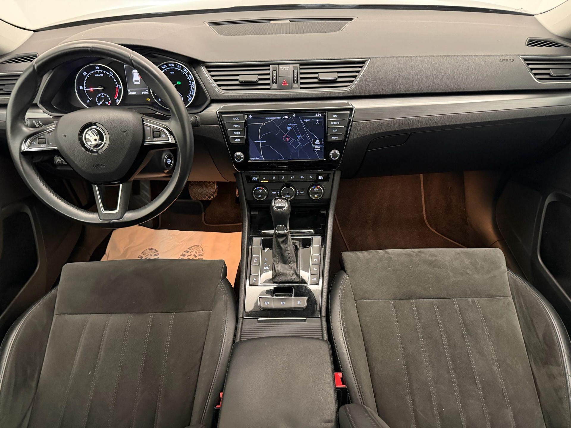 SKODA Superb Combi 2.0 TDI 190 Style 4x4 DSG-image-12