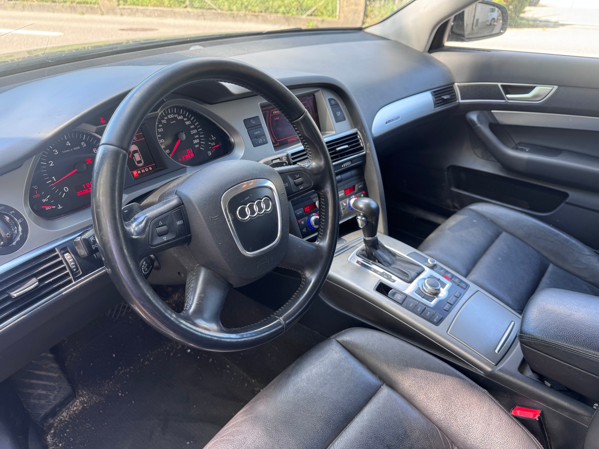 AUDI A6 Avant 3.2 V6 FSI quattro-image-6