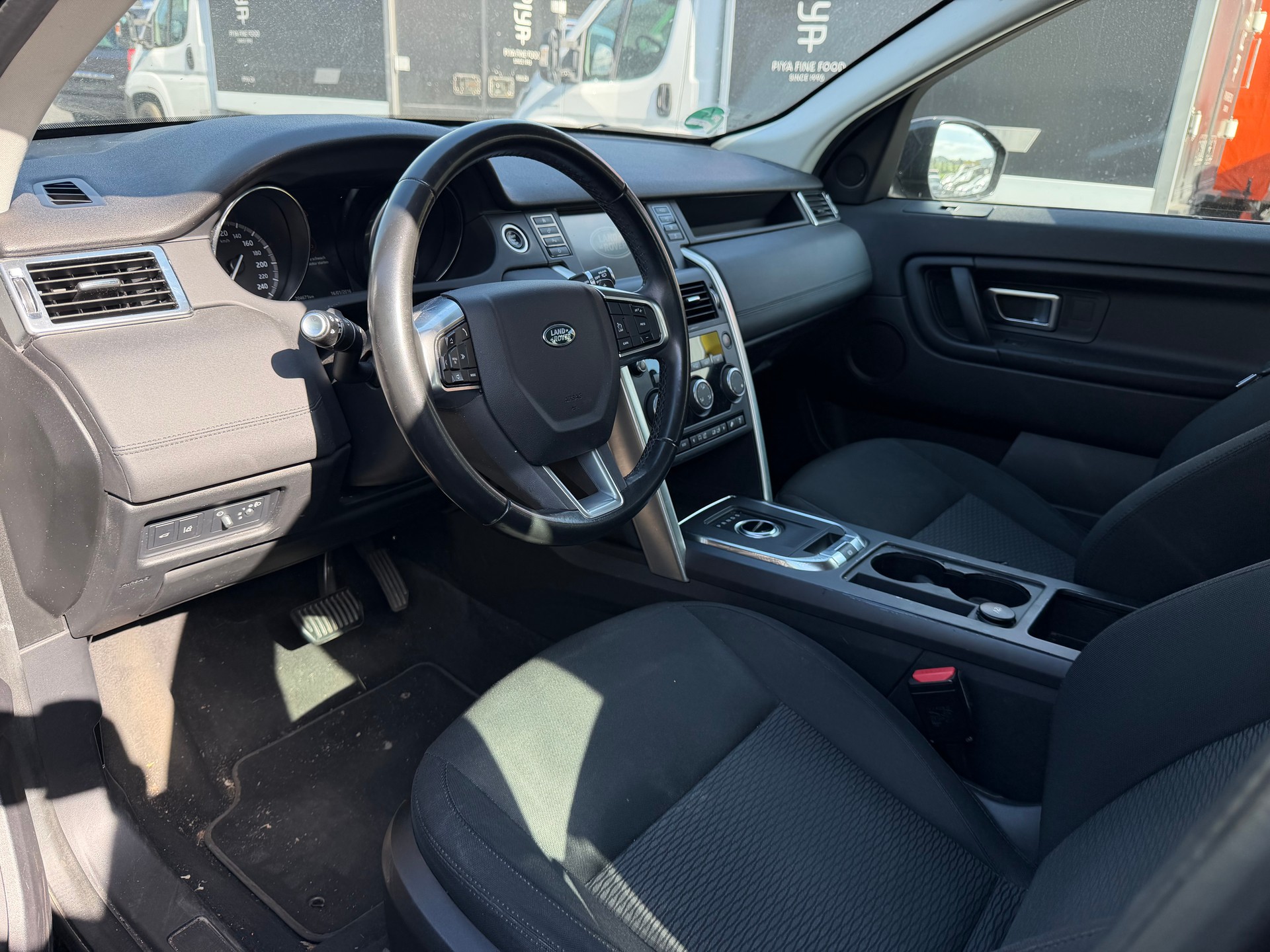 LAND ROVER Discovery Sport 2.0 TD4 HSE AT9-image-6