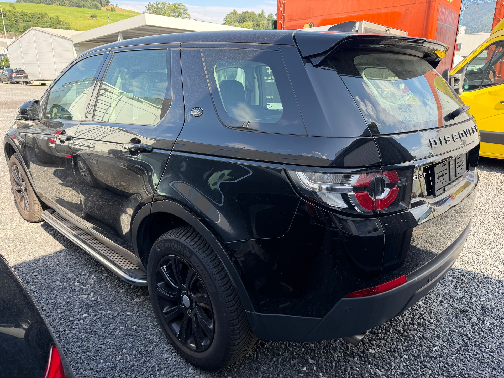 LAND ROVER Discovery Sport 2.0 TD4 HSE AT9-image-4