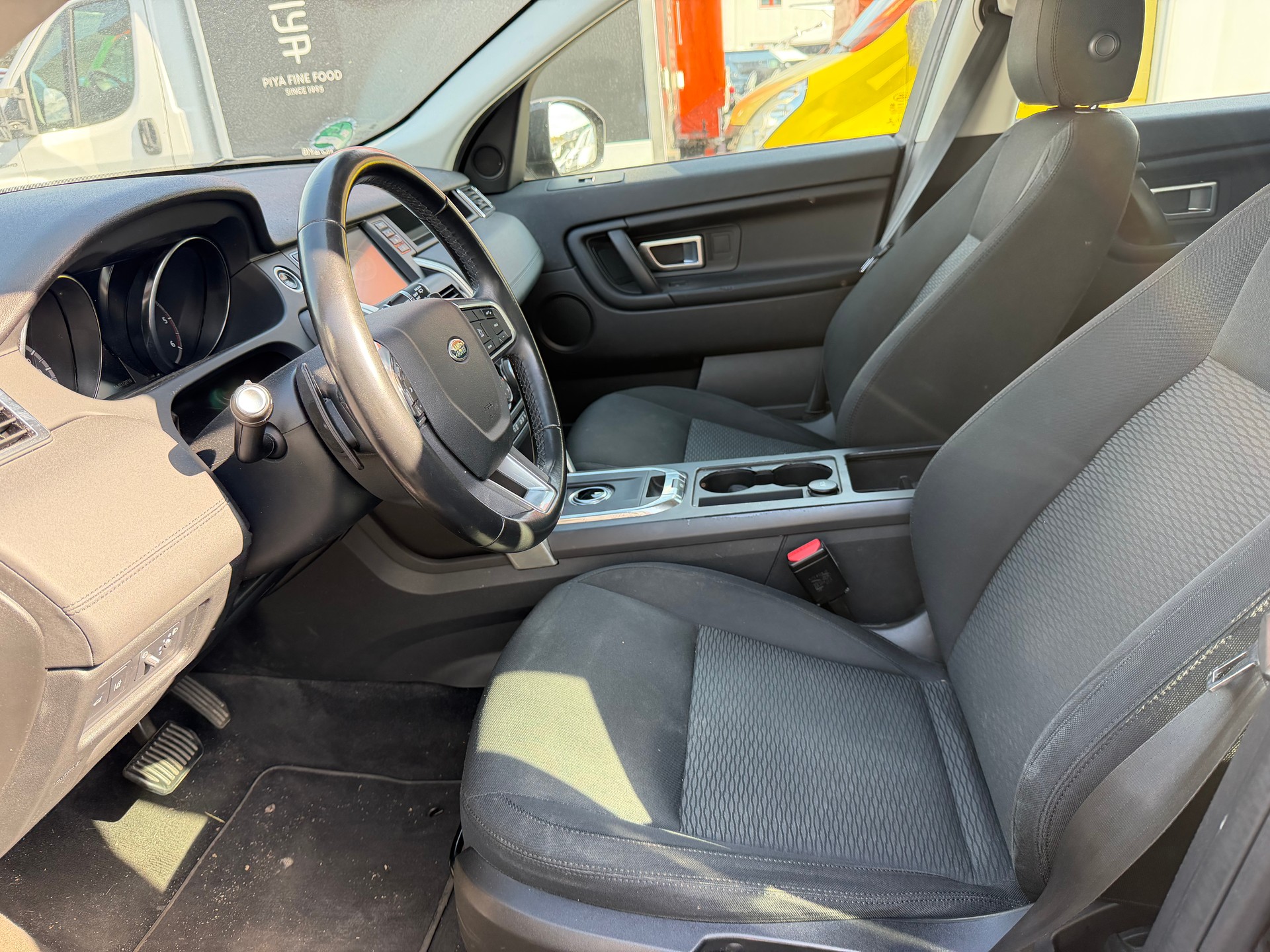LAND ROVER Discovery Sport 2.0 TD4 HSE AT9-image-7