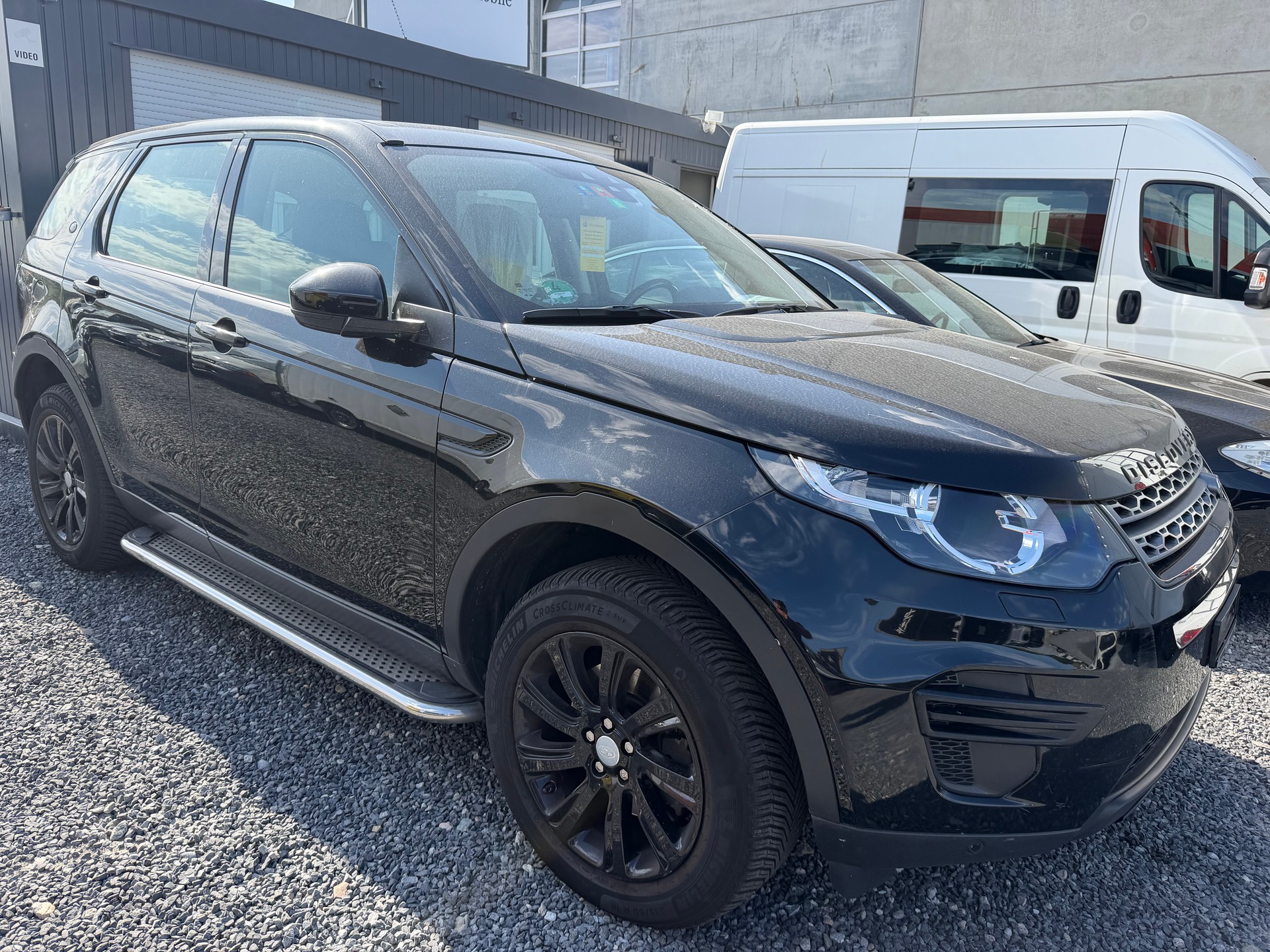 LAND ROVER Discovery Sport 2.0 TD4 HSE AT9-image-1