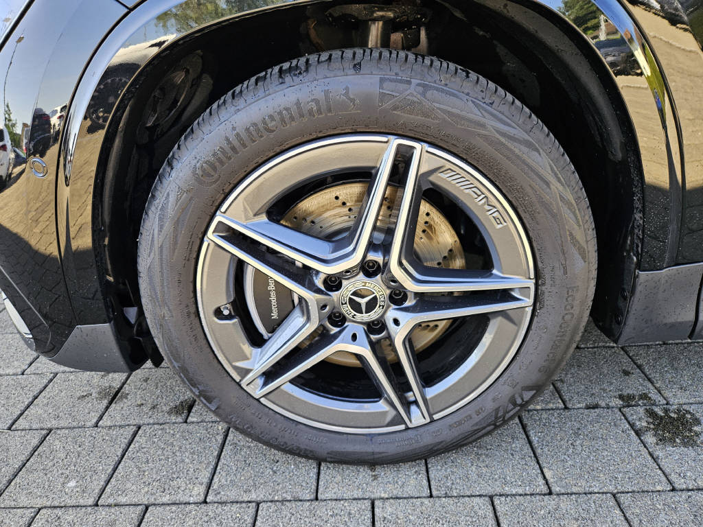 MERCEDES-BENZ GLA 250 4Matic AMG Line Swiss Star-image-7