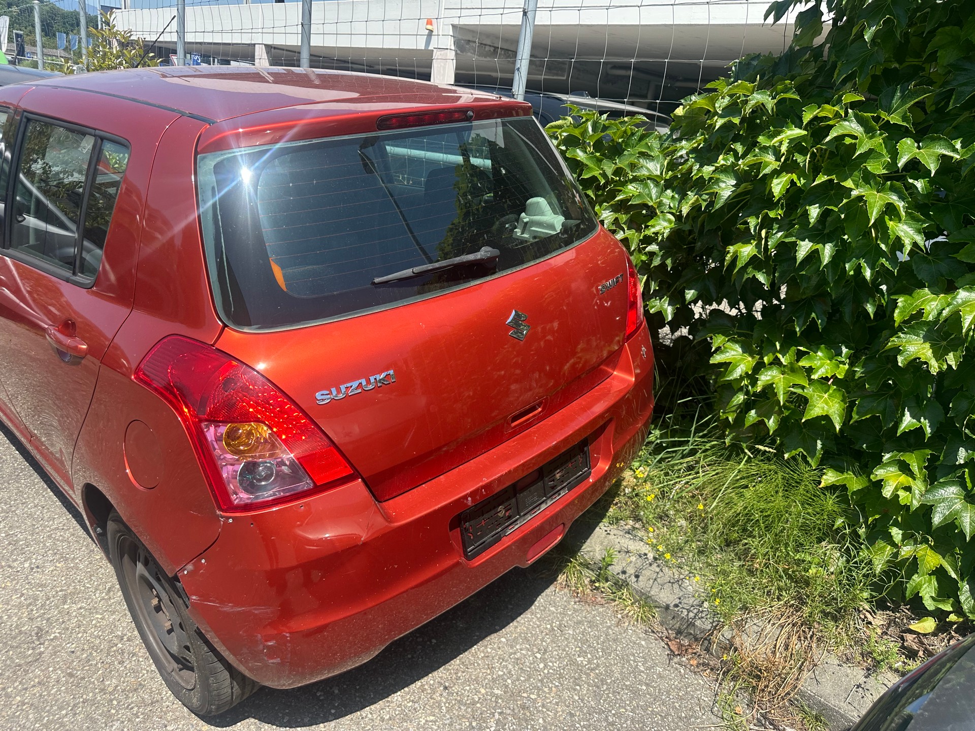 SUZUKI Swift 1.3i 16V GL Top-image-4