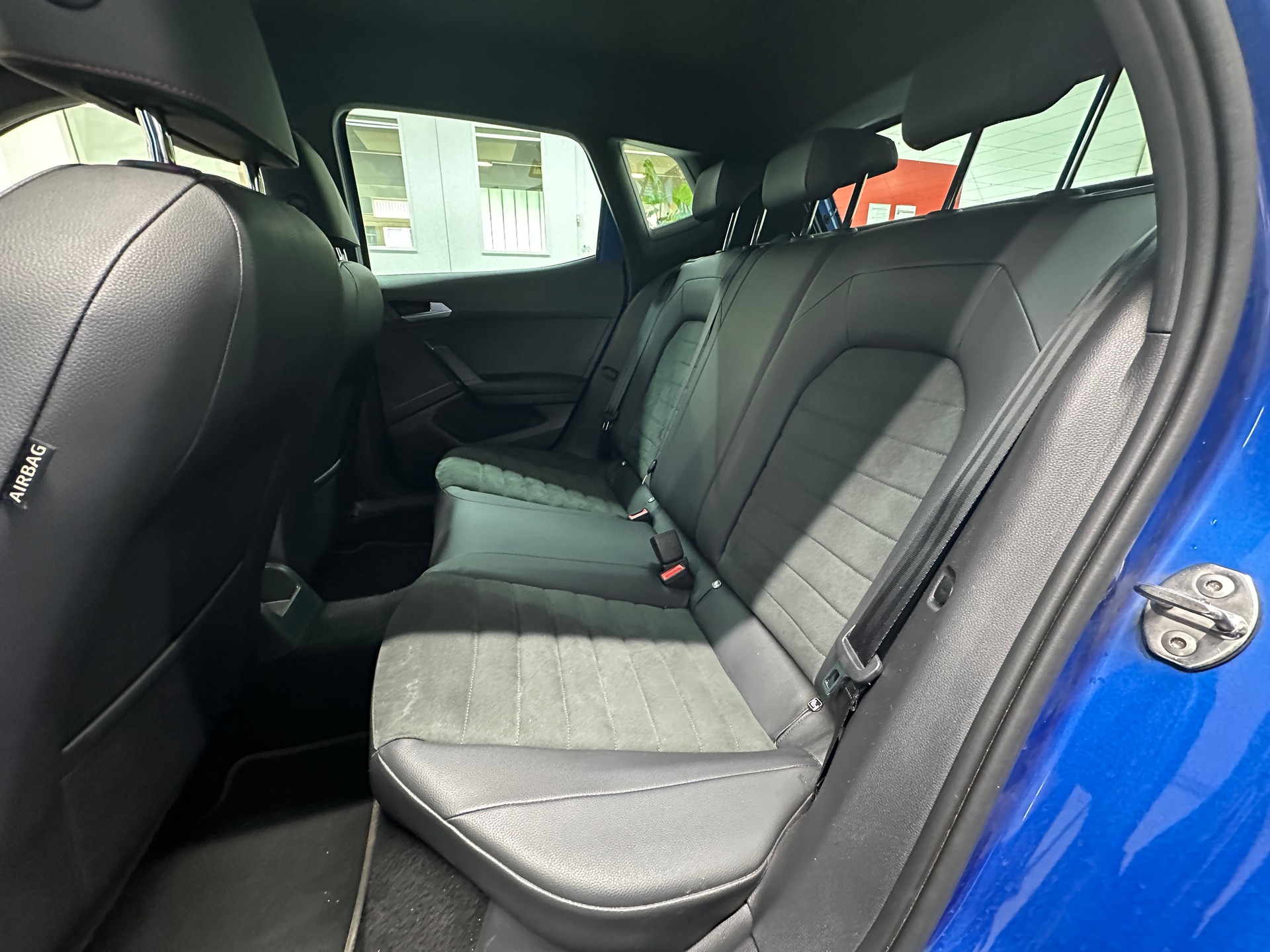 SEAT Arona 1.0 TSI Eco Hola FR DSG-image-8