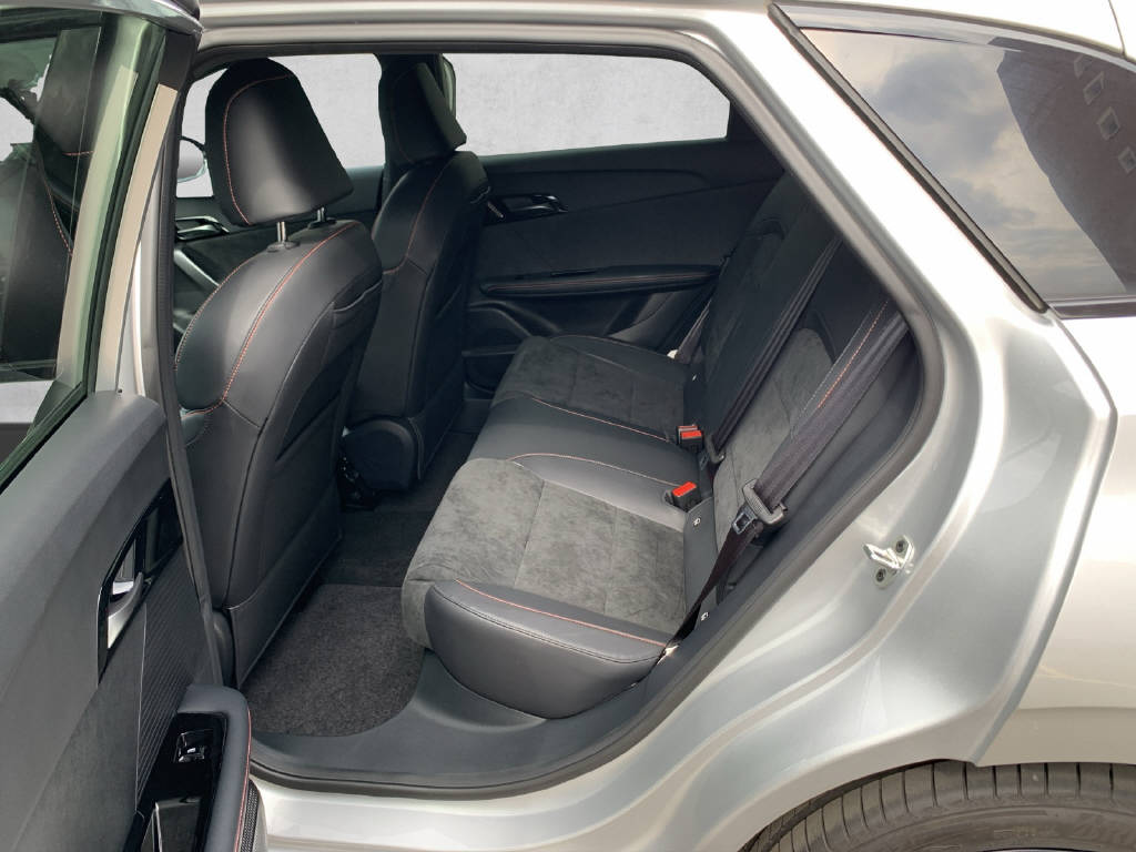 MG MG4 64kWh Xpower 4WD EV-image-6