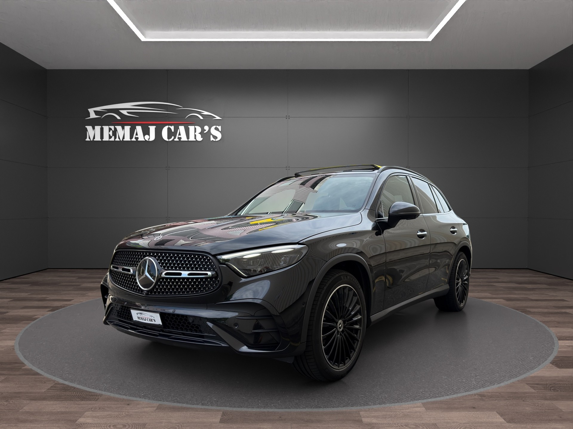 MERCEDES-BENZ GLC 220 d AMG Line Plus 4Matic 9G-Tronic Pano/AHK-image-1
