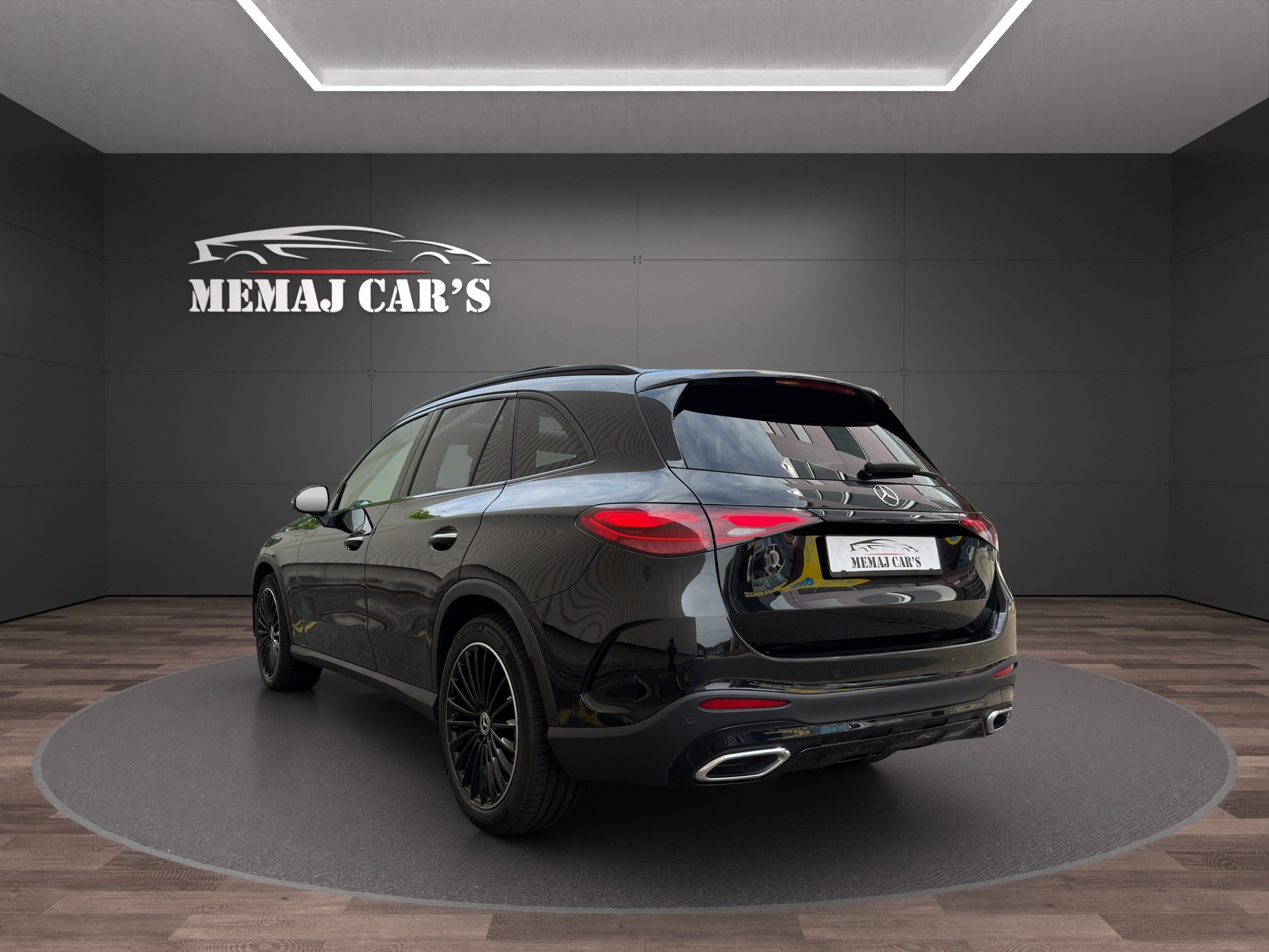 MERCEDES-BENZ GLC 220 d AMG Line Plus 4Matic 9G-Tronic Pano/AHK-image-5