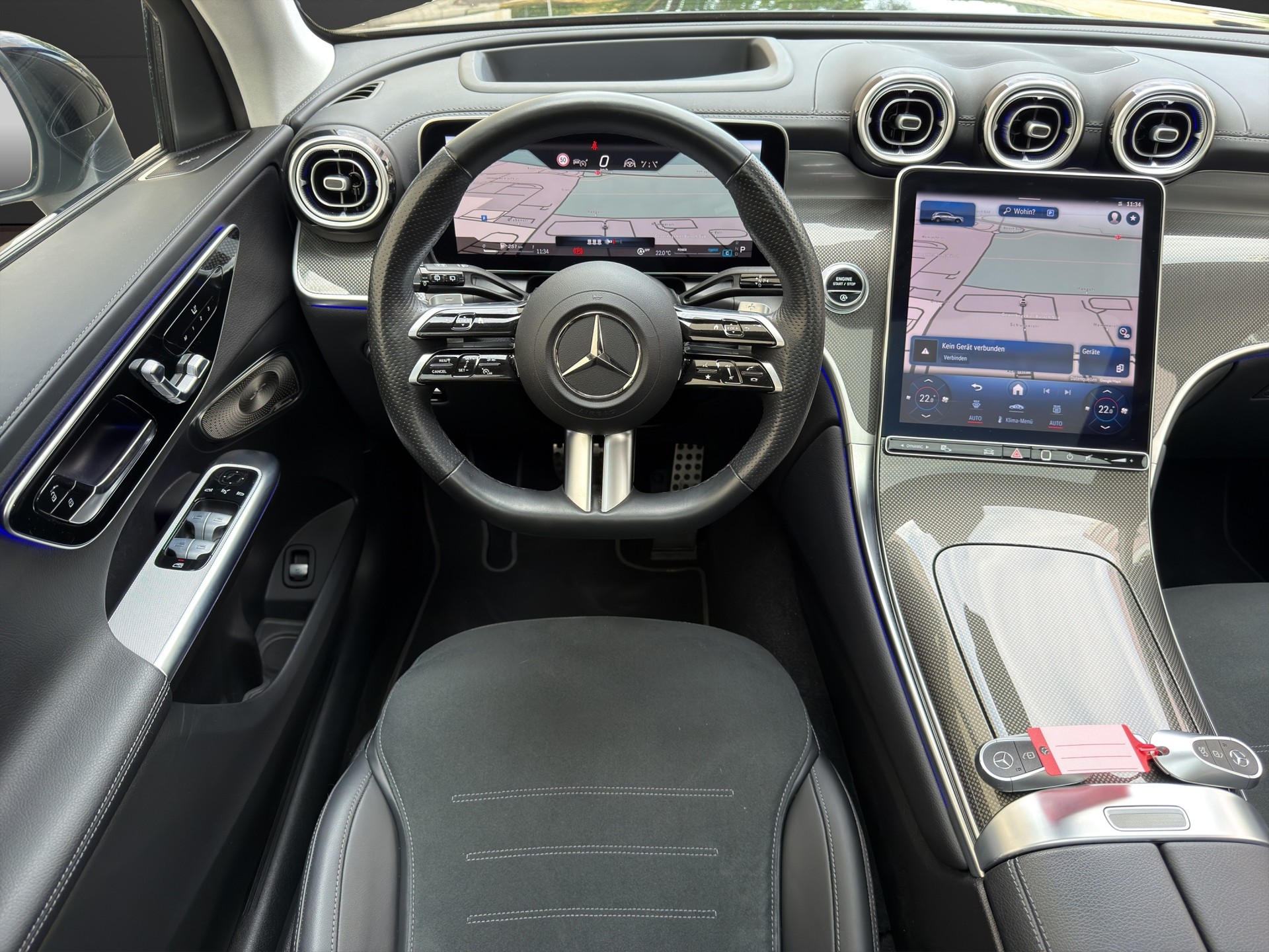 MERCEDES-BENZ GLC 220 d AMG Line Plus 4Matic 9G-Tronic Pano/AHK-image-11