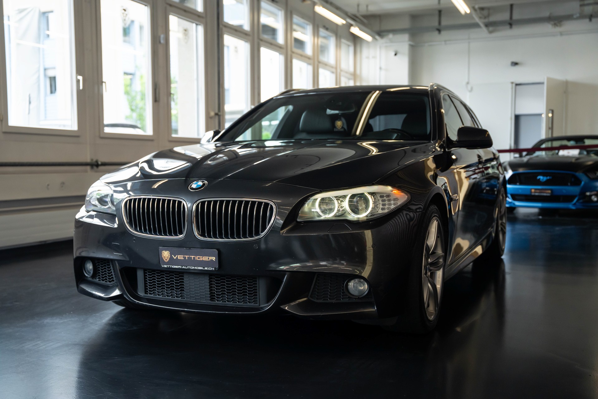 BMW 535i xDrive Touring Steptronic M-Sportpaket-showroom-element-2