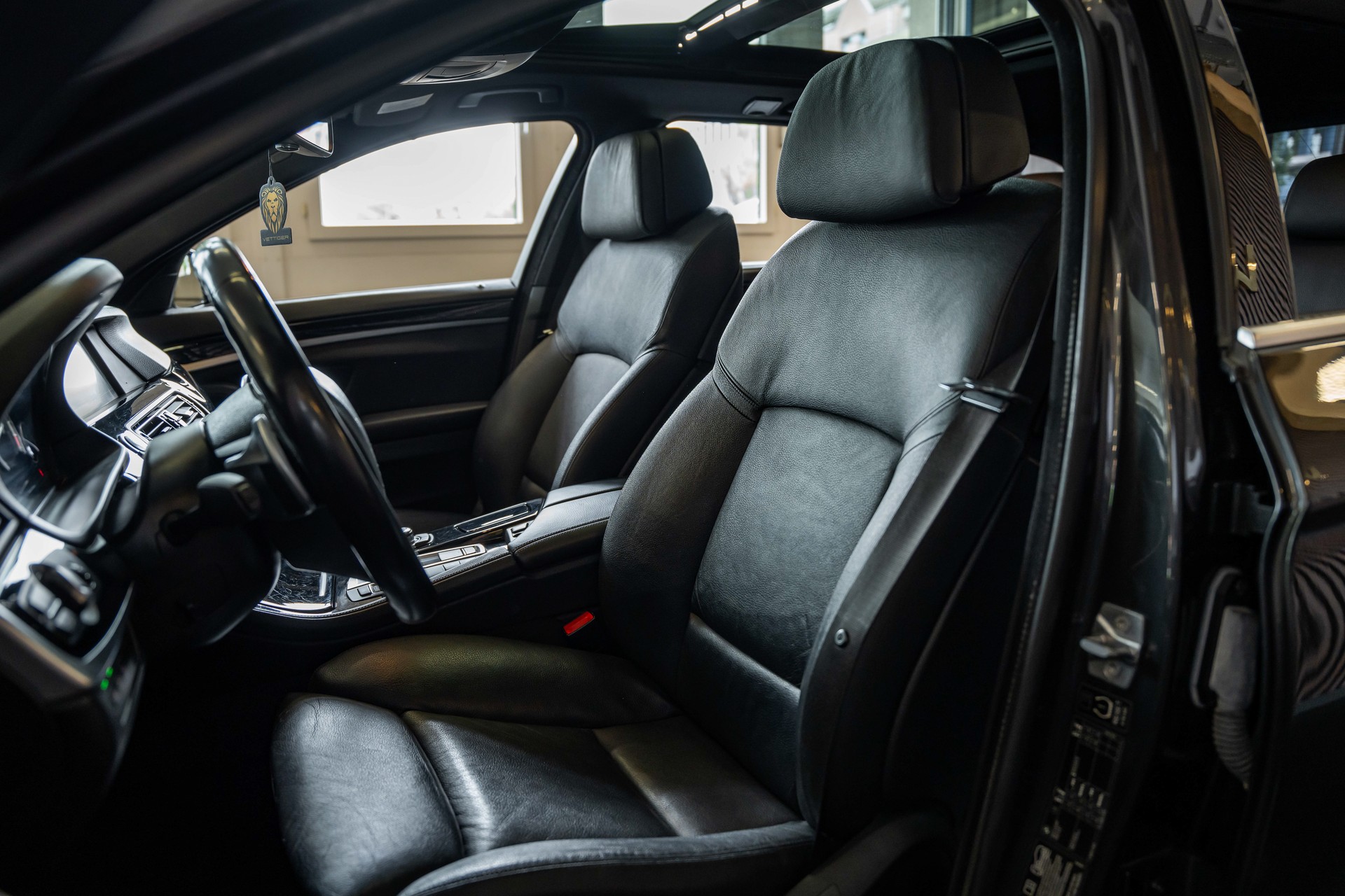 BMW 535i xDrive Touring Steptronic M-Sportpaket-image-13
