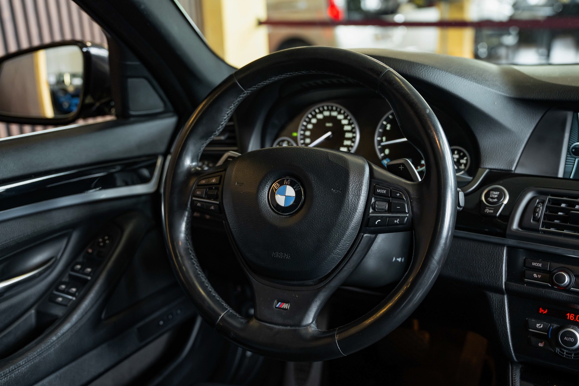 BMW 535i xDrive Touring Steptronic M-Sportpaket-image-32