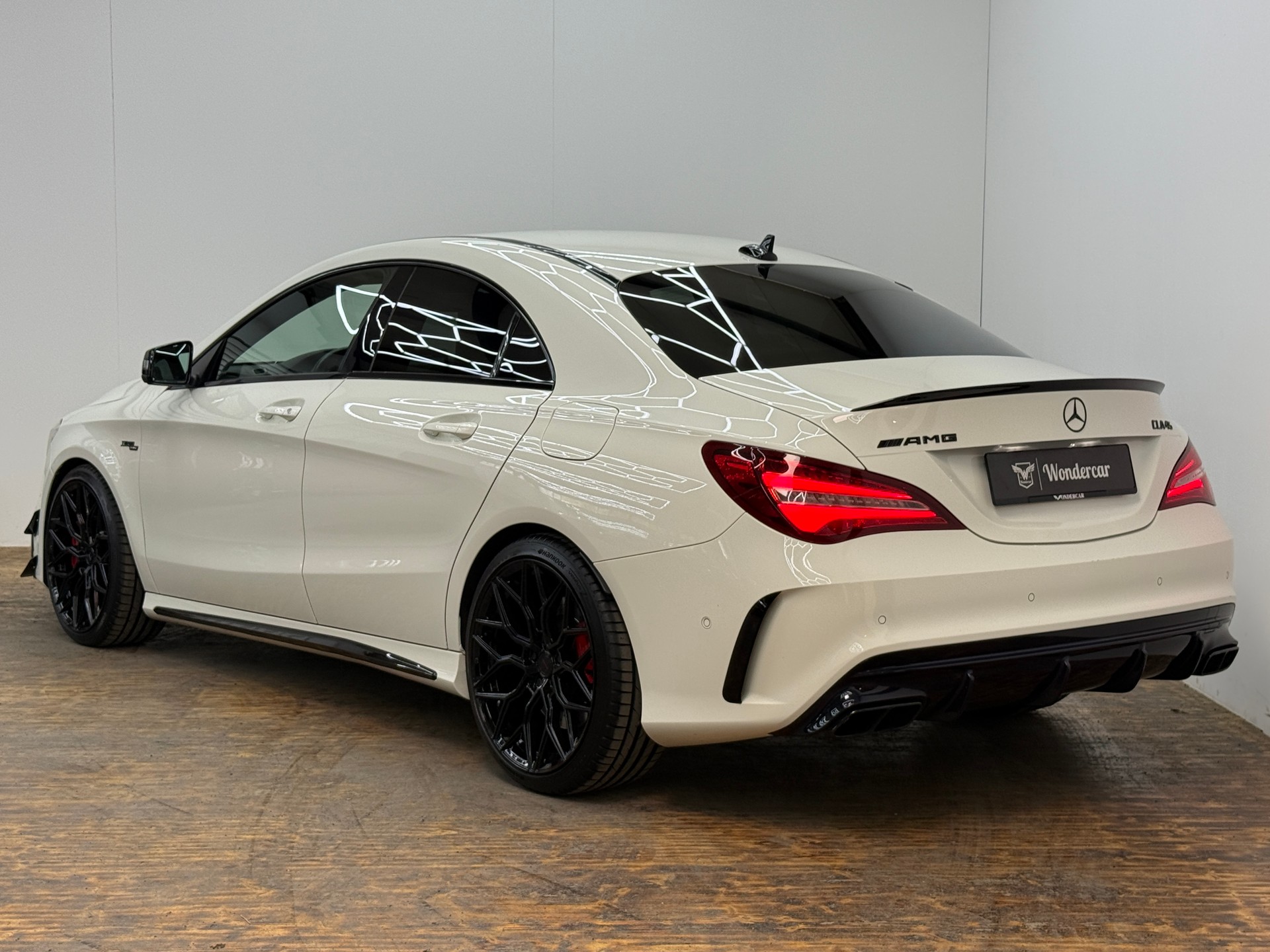 MERCEDES-BENZ CLA 45 AMG 4Matic Speedshift-image-9