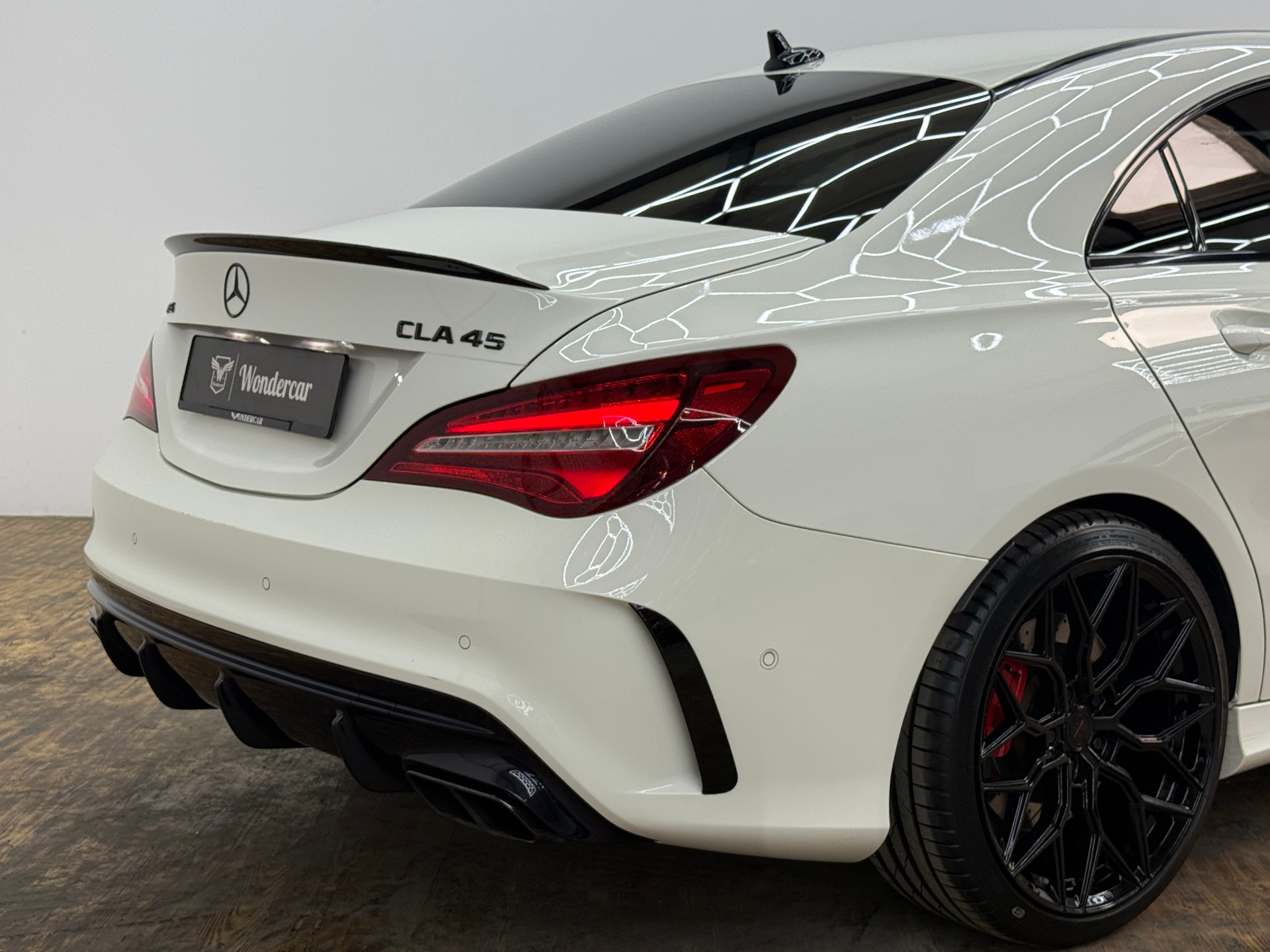MERCEDES-BENZ CLA 45 AMG 4Matic Speedshift-image-13