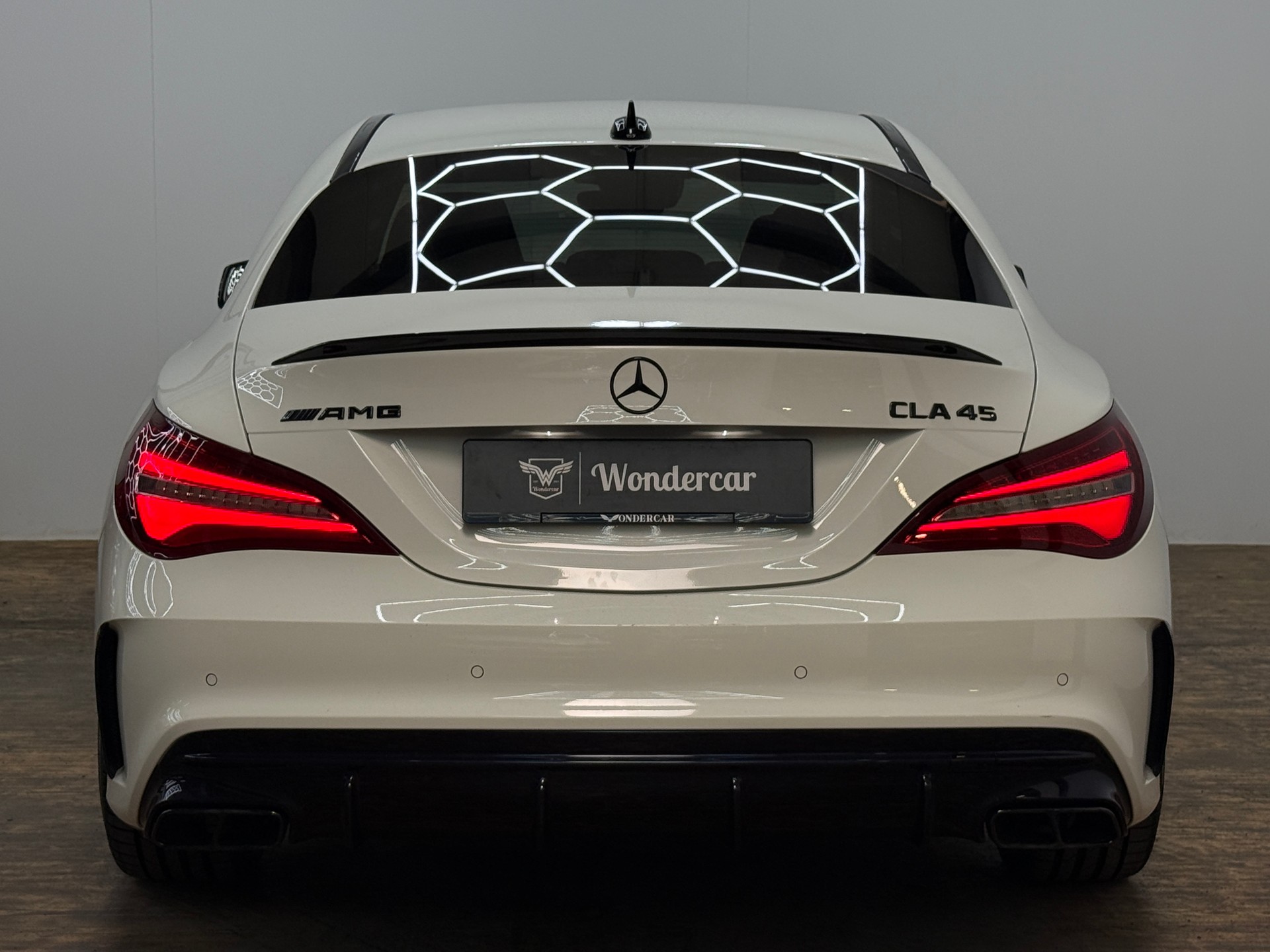 MERCEDES-BENZ CLA 45 AMG 4Matic Speedshift-image-12
