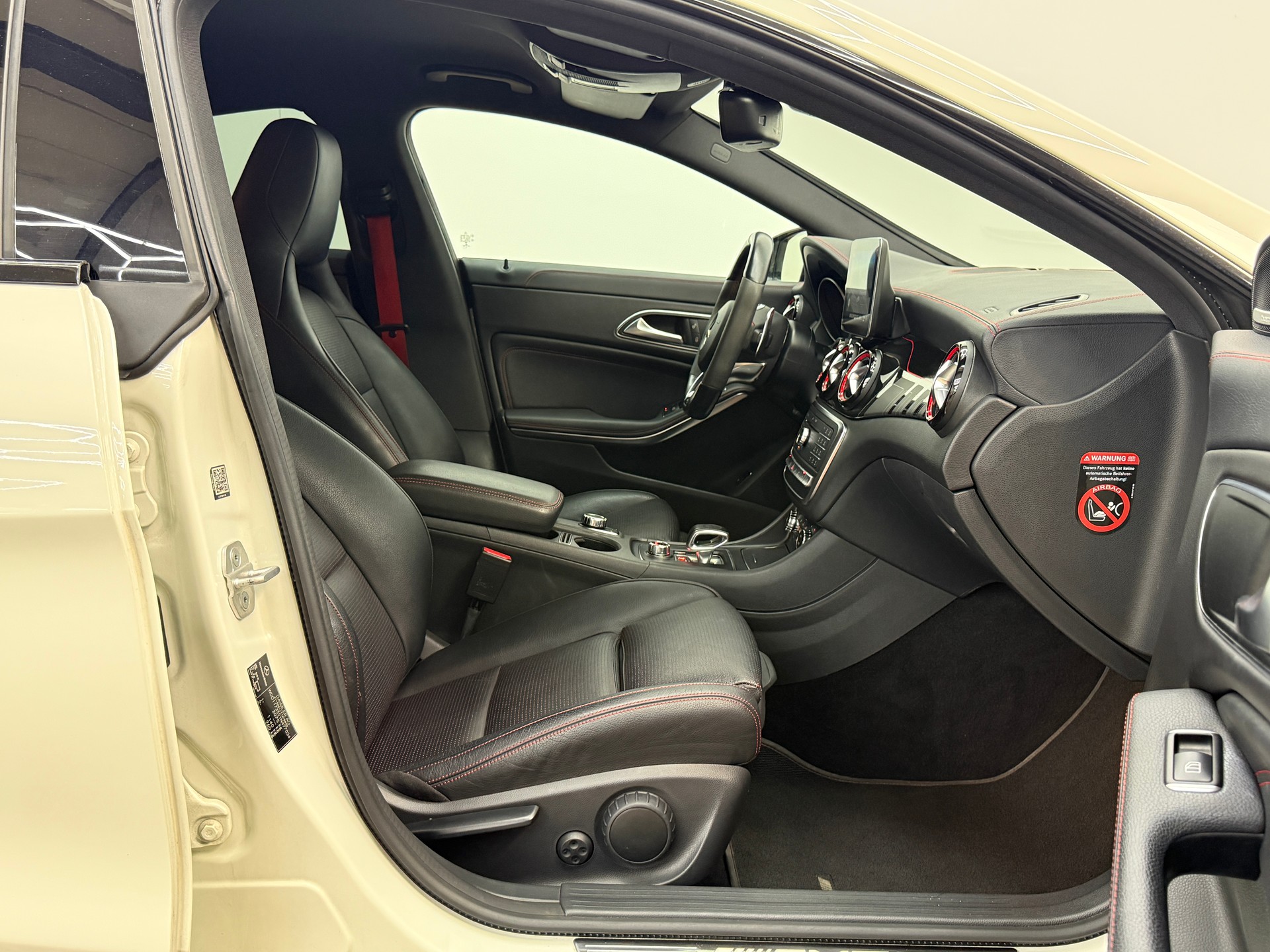 MERCEDES-BENZ CLA 45 AMG 4Matic Speedshift-image-20
