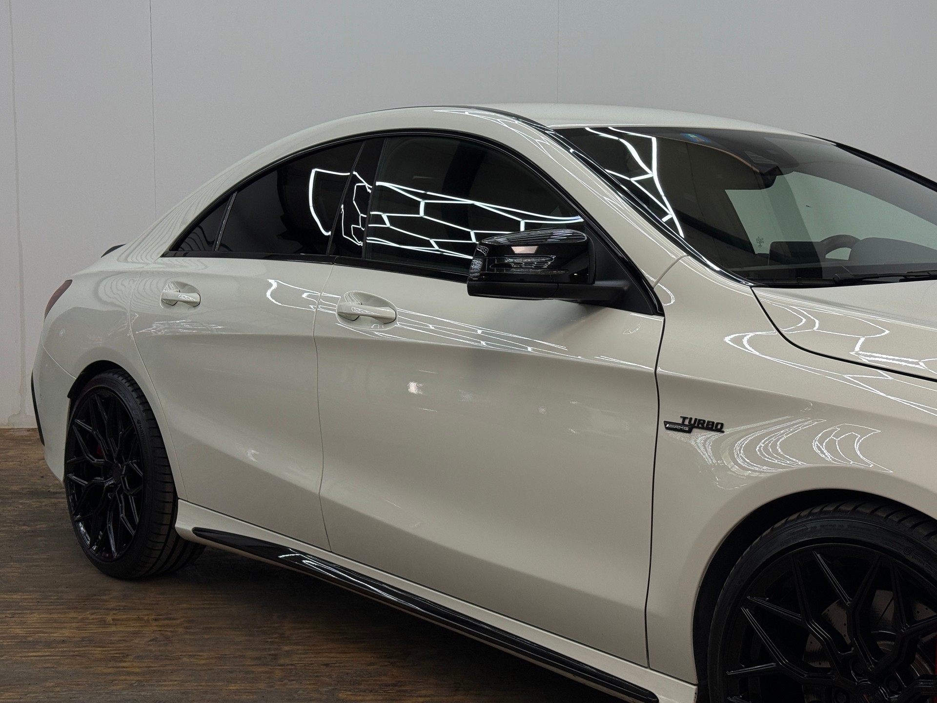 MERCEDES-BENZ CLA 45 AMG 4Matic Speedshift-image-16