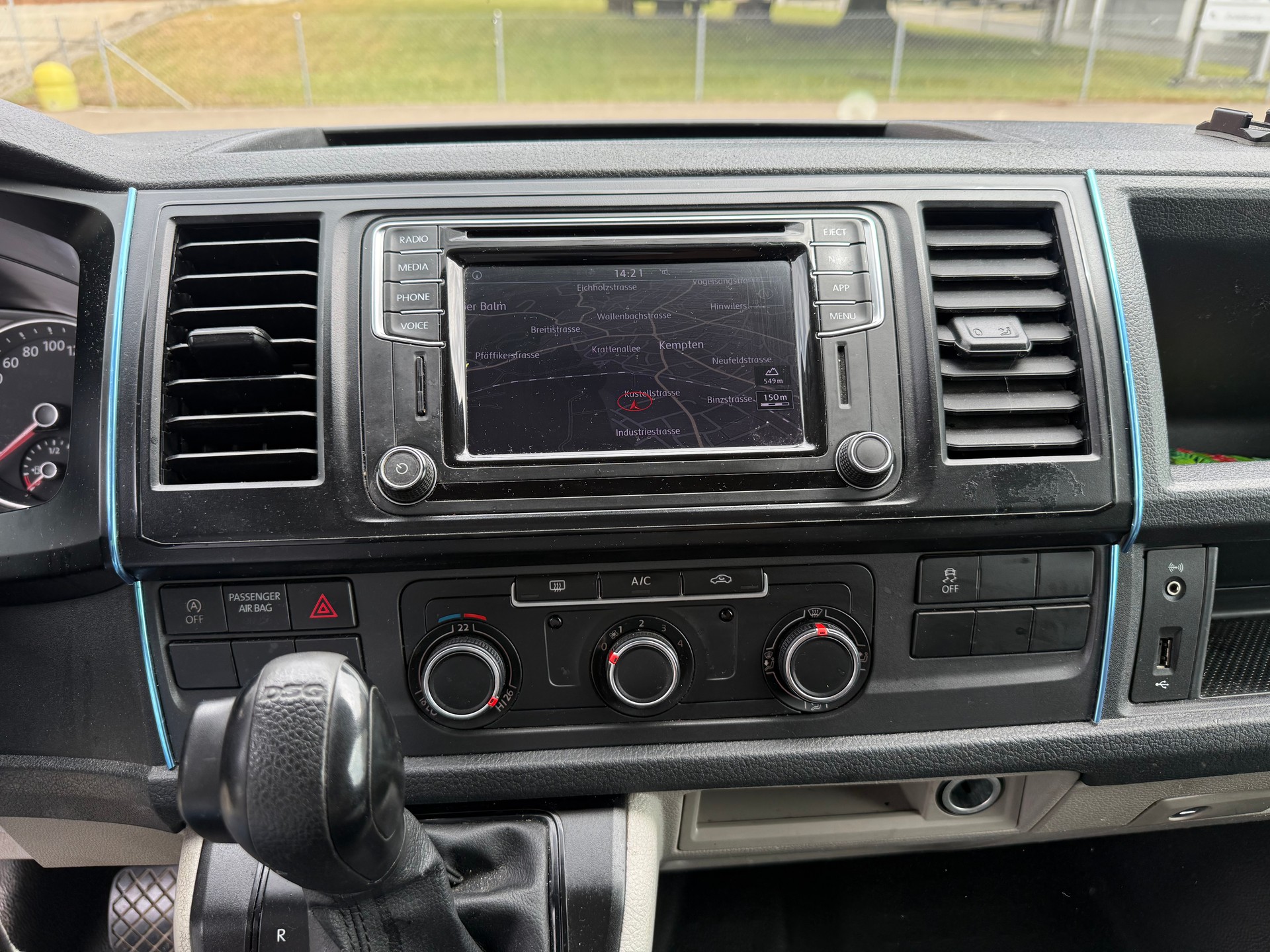 VW T6 2.0 Bi-TDI 4Motion DSG-image-9
