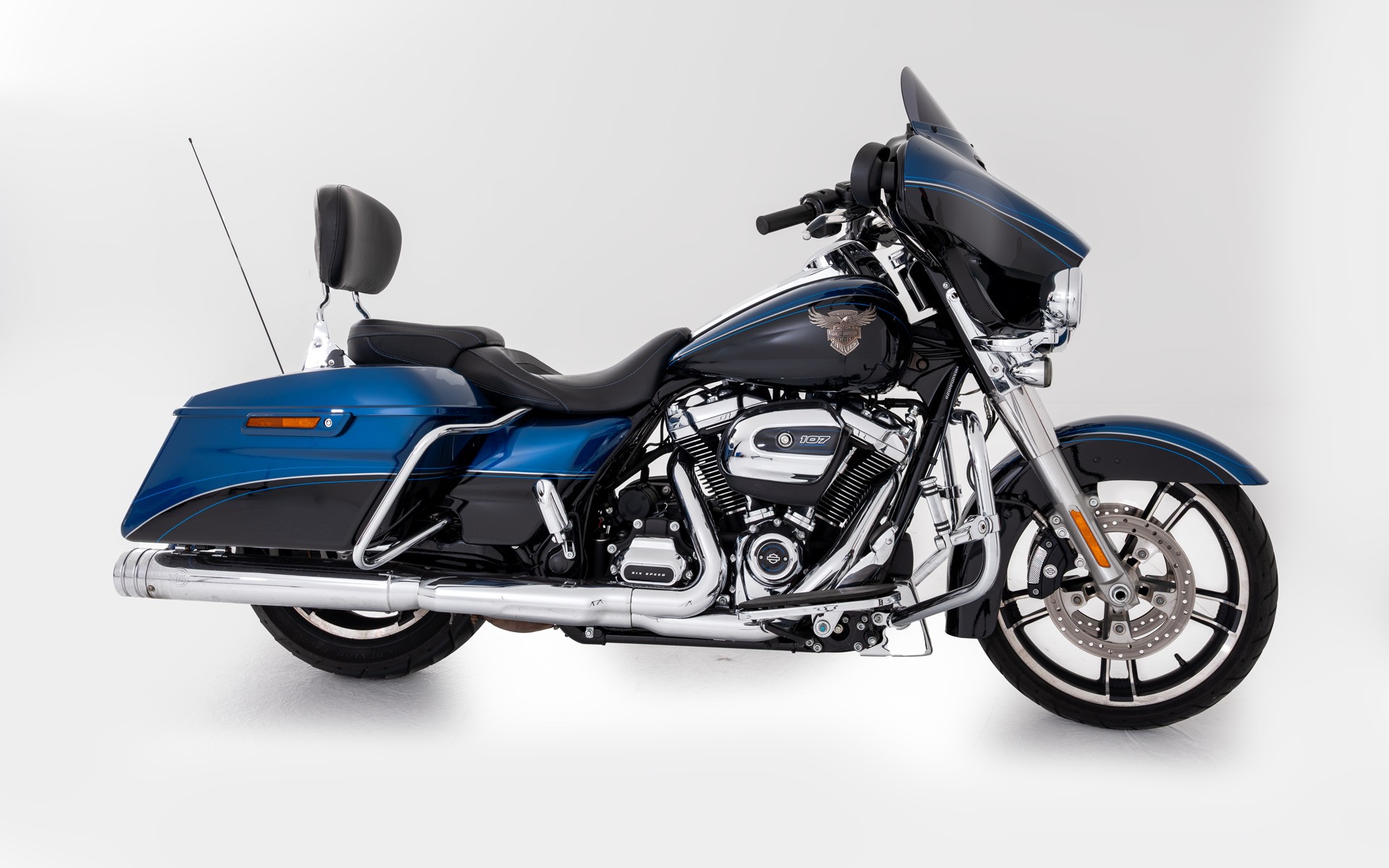 HARLEY-DAVIDSON FLHX Street Glide 107 ABS-showroom-element-1