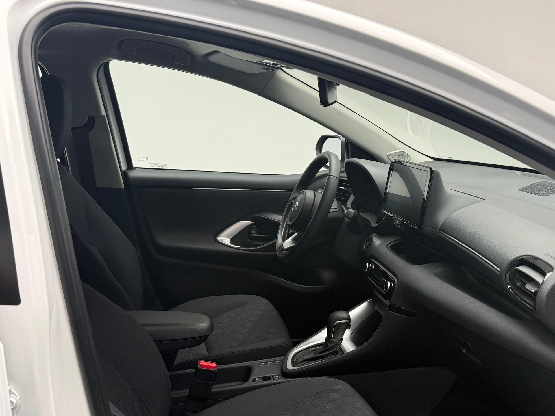 TOYOTA Yaris 1.5 VVT-i HSD Comfort-image-9
