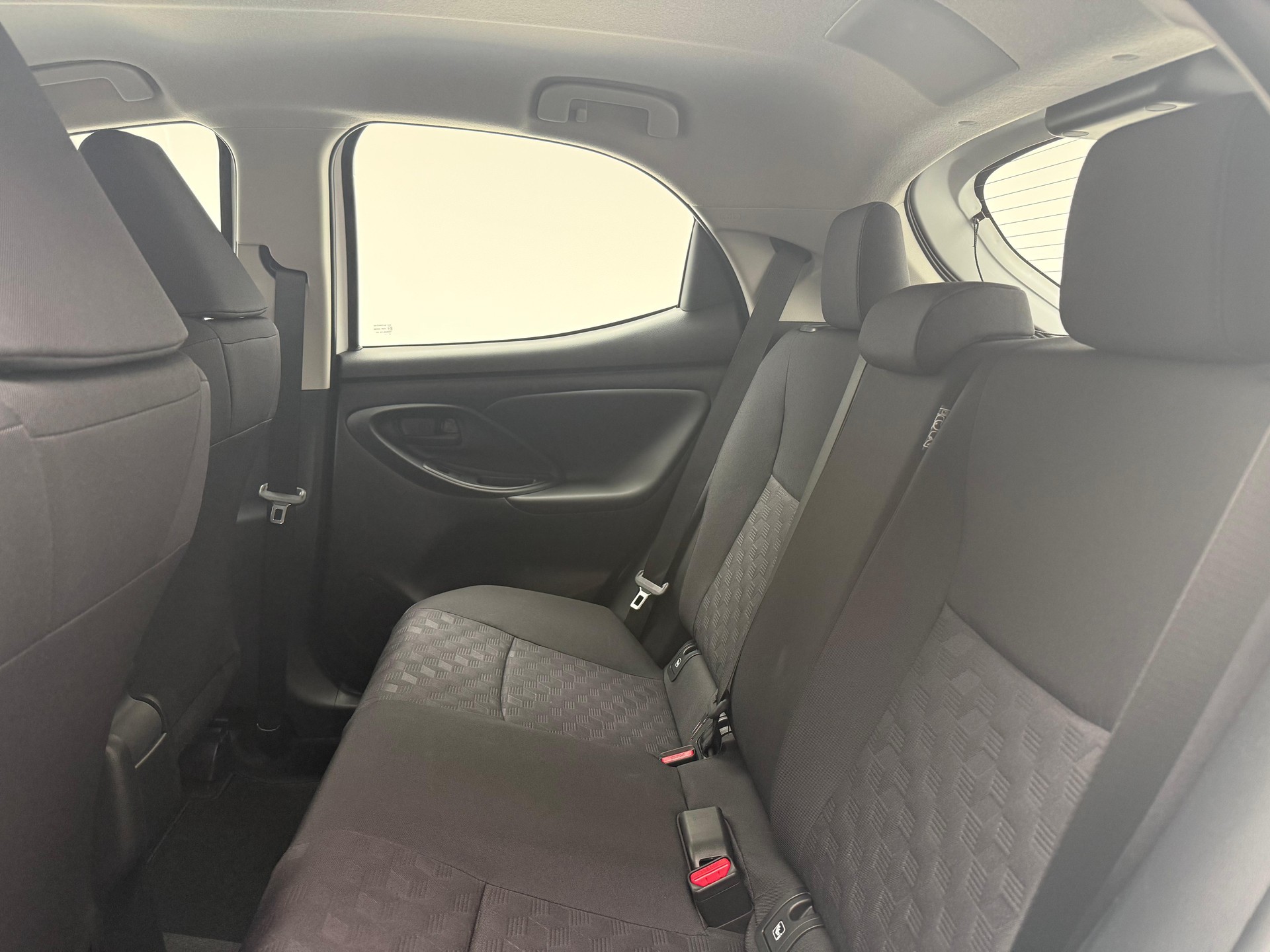 TOYOTA Yaris 1.5 VVT-i HSD Comfort-image-10