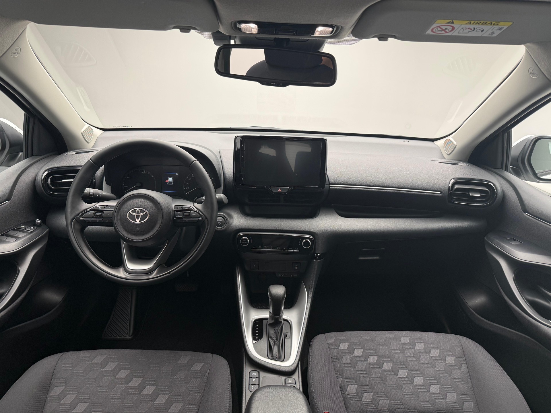 TOYOTA Yaris 1.5 VVT-i HSD Comfort-image-8