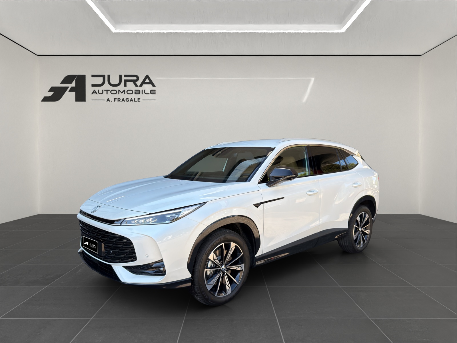 MG HS 1.5 Hybrid Luxury-image-1