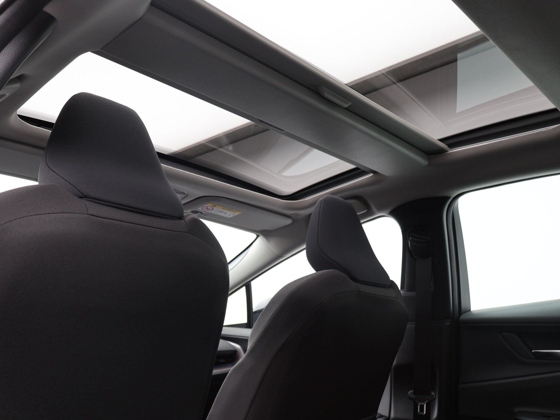 TOYOTA Prius 2.0 Plug-In-Hybrid Style-image-9